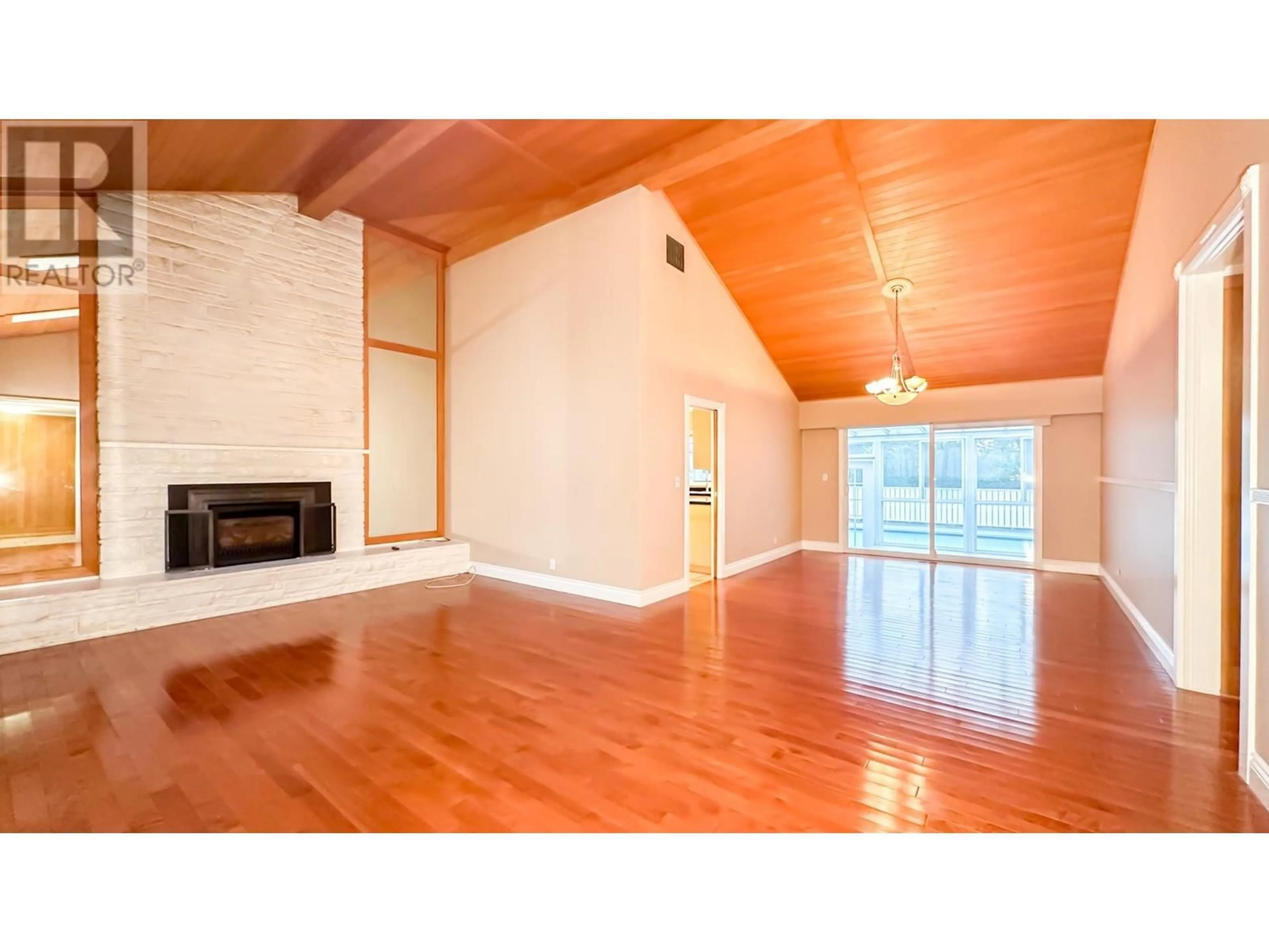 A pic of a room for 3522 MARINE DRIVE, Vancouver British Columbia V6N3Z2