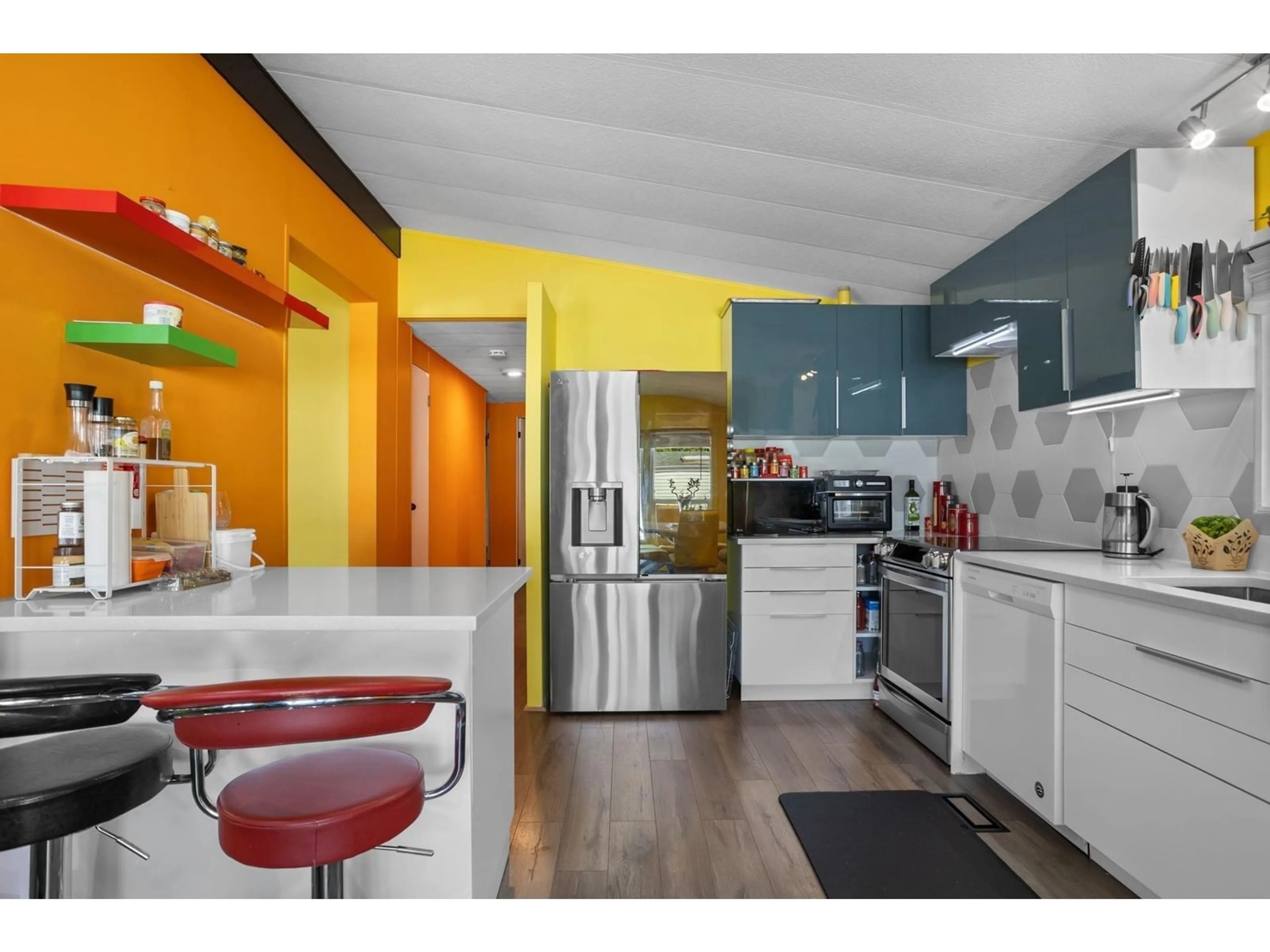 Open concept kitchen, unknown for 21 - 13507 81, Surrey British Columbia V3W3C6