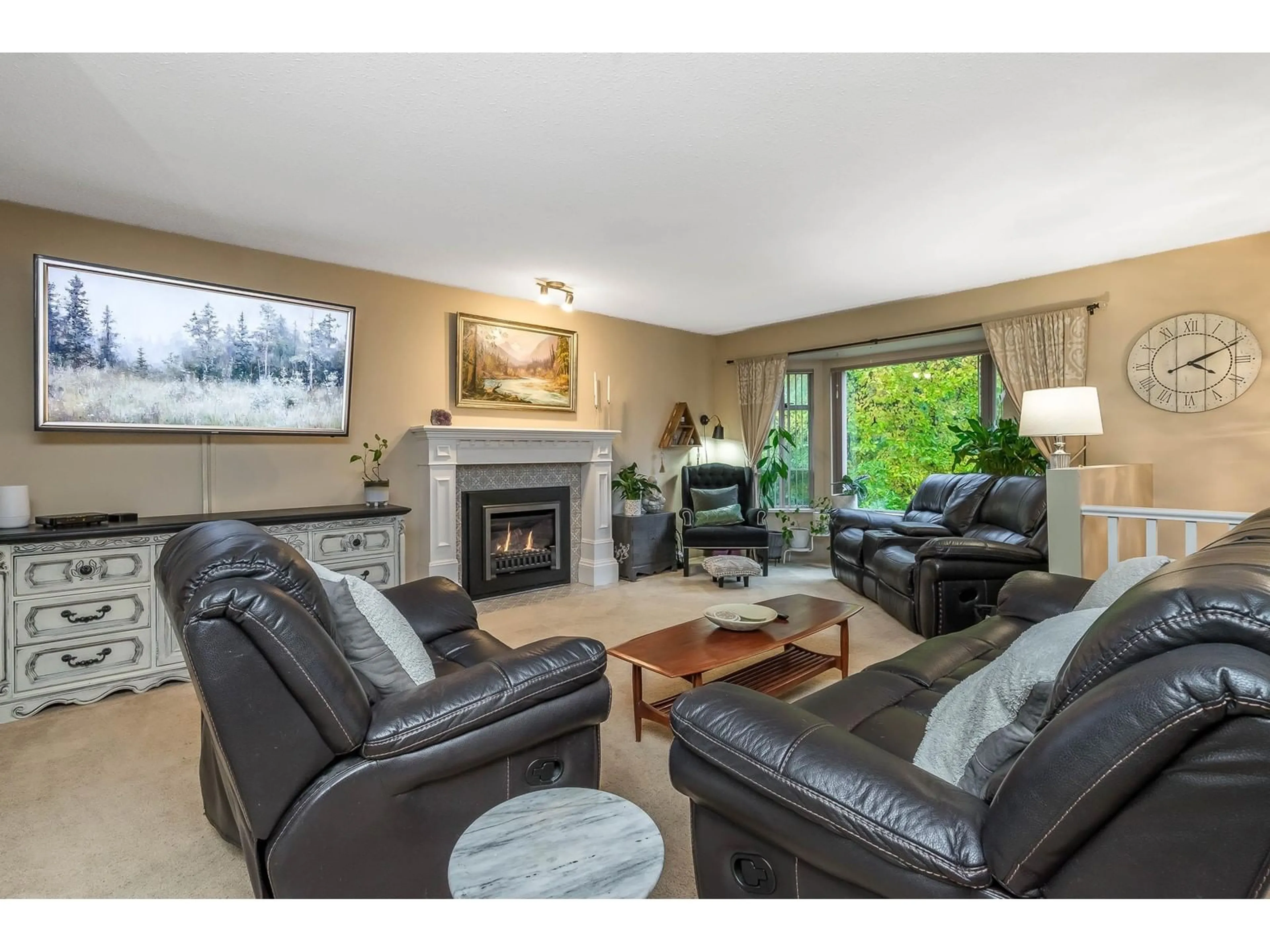 Living room, wood floors for 4569 195A STREET, Surrey British Columbia V3S0L7