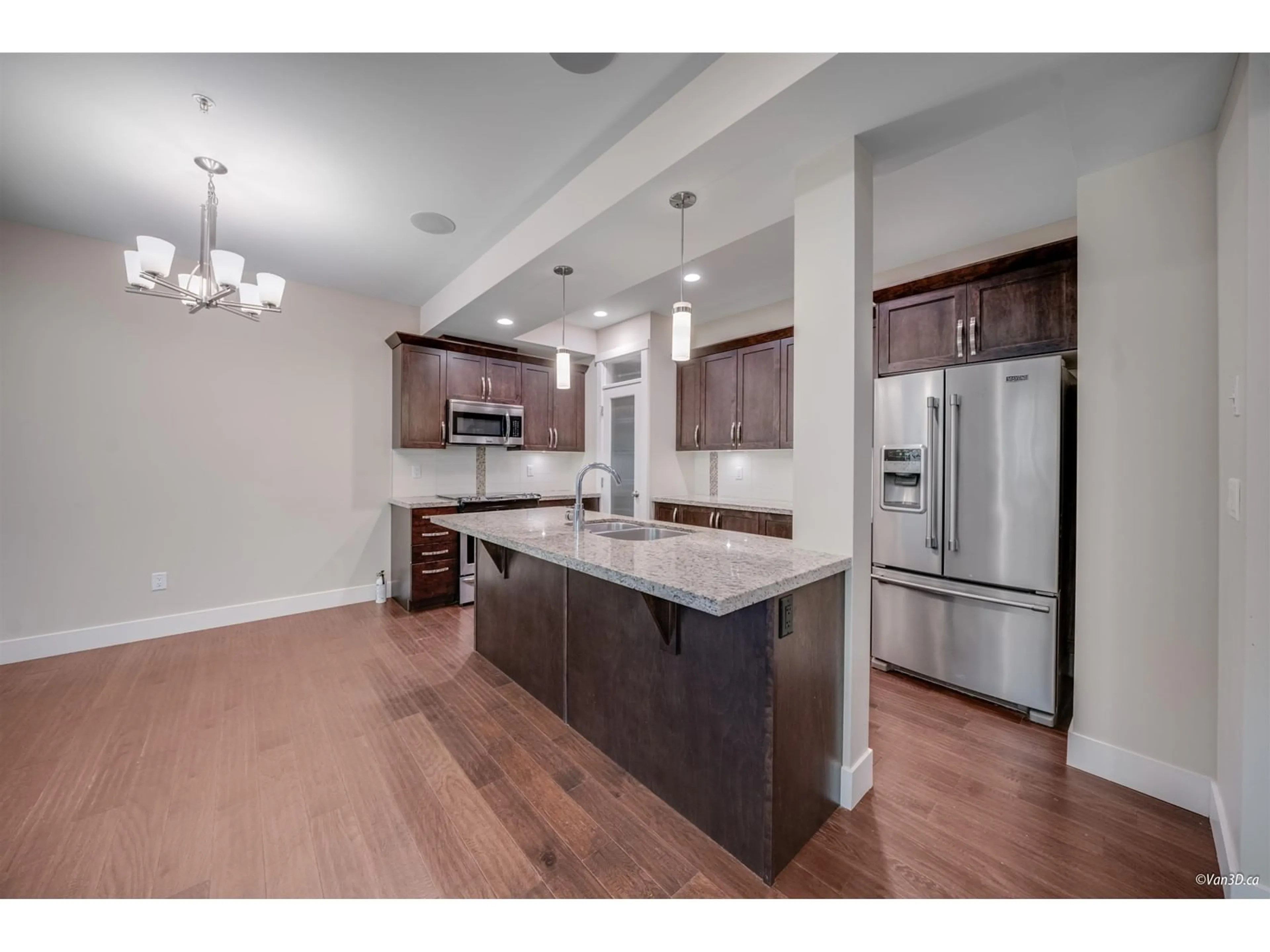 Open concept kitchen for 27 35298 MARSHALL ROAD, Abbotsford British Columbia V3G0E2