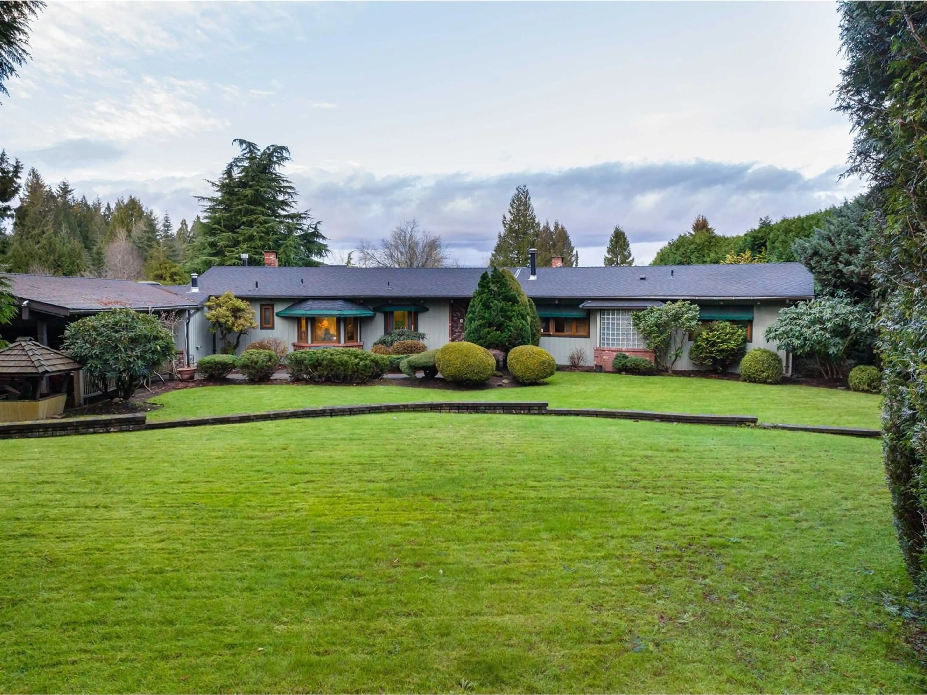 A pic from outside/outdoor area/front of a property/back of a property/a pic from drone, unknown for 17379 101, Surrey British Columbia V4N4L7