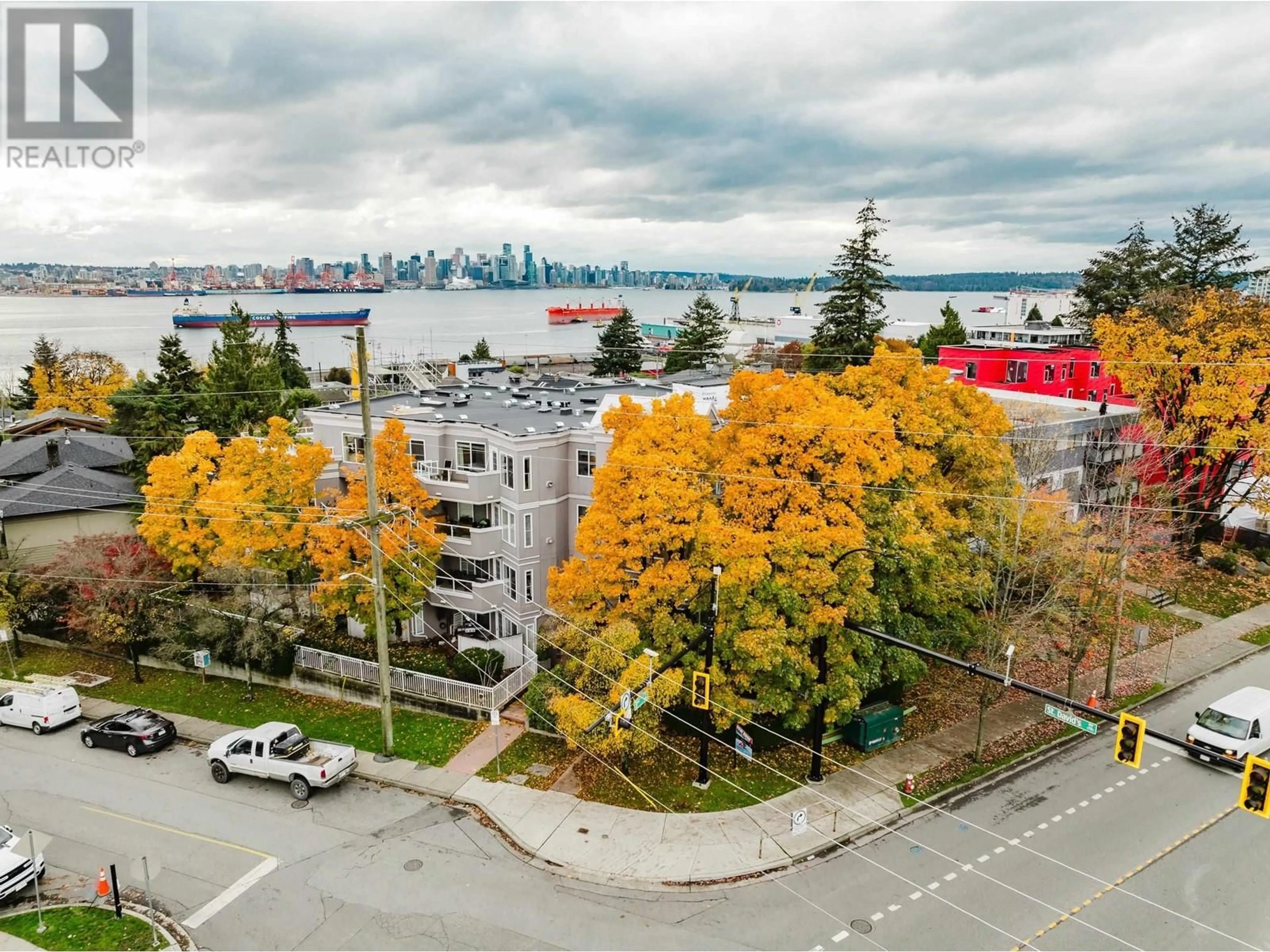 A pic from exterior of the house or condo, the street view for 401 245 ST. DAVIDS AVENUE, North Vancouver British Columbia V7L3N9