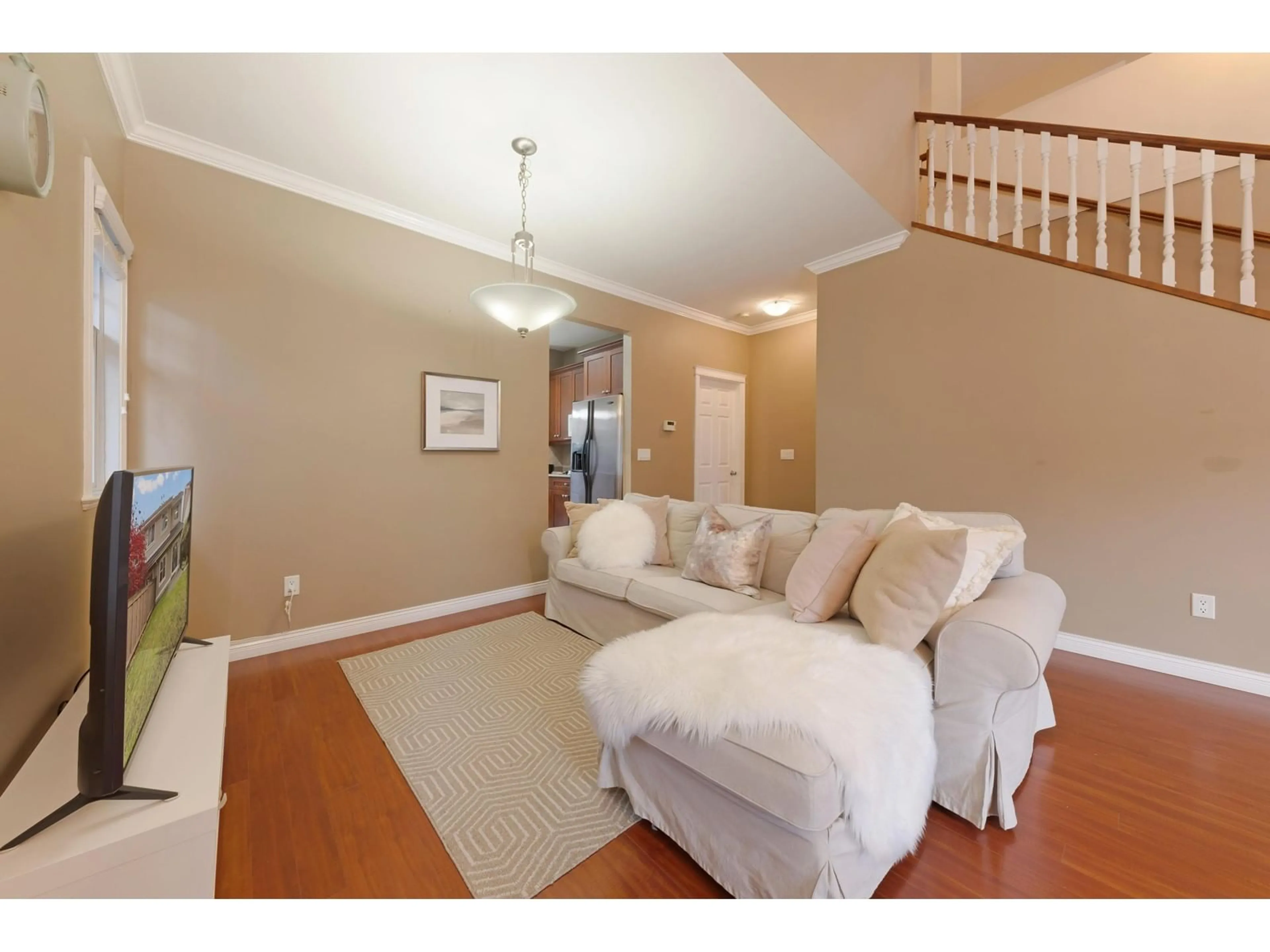 Living room, wood floors for 36 8717 159 STREET, Surrey British Columbia V4N5R9