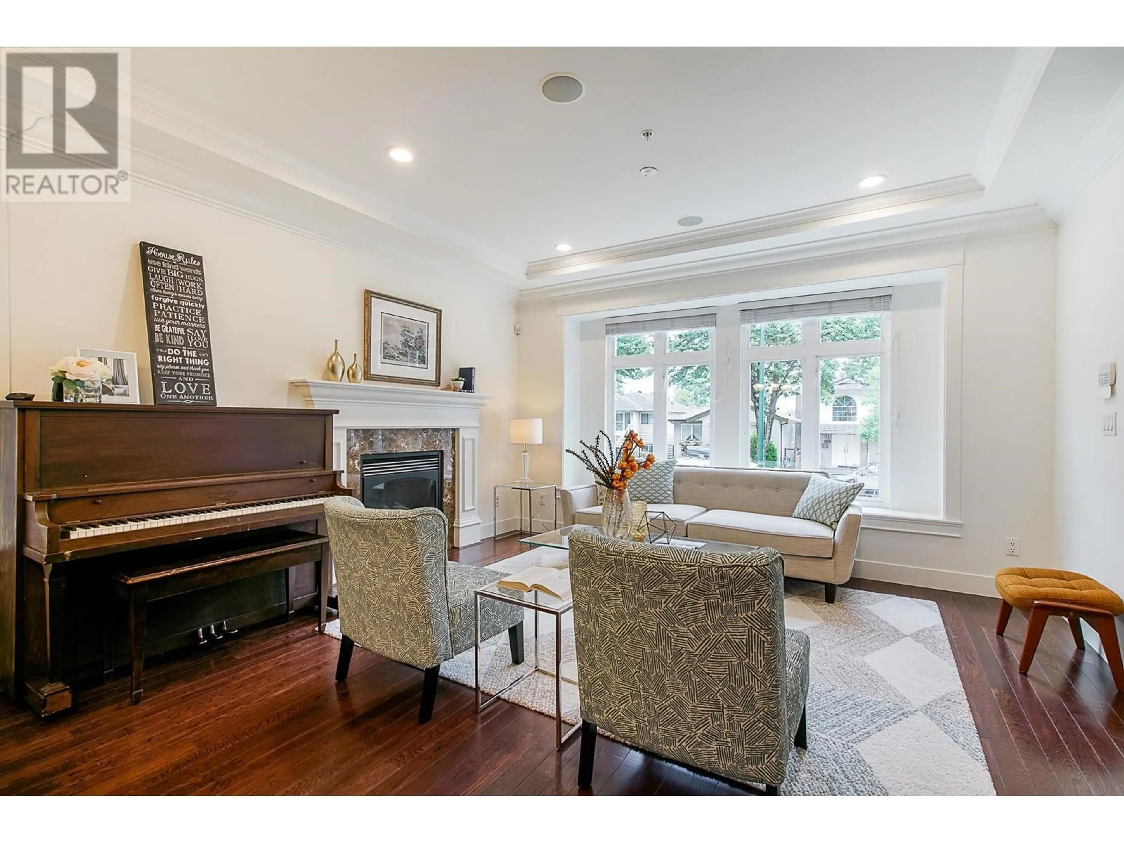 Living room, wood floors for 439 46 AVENUE, Vancouver British Columbia V5W2A1