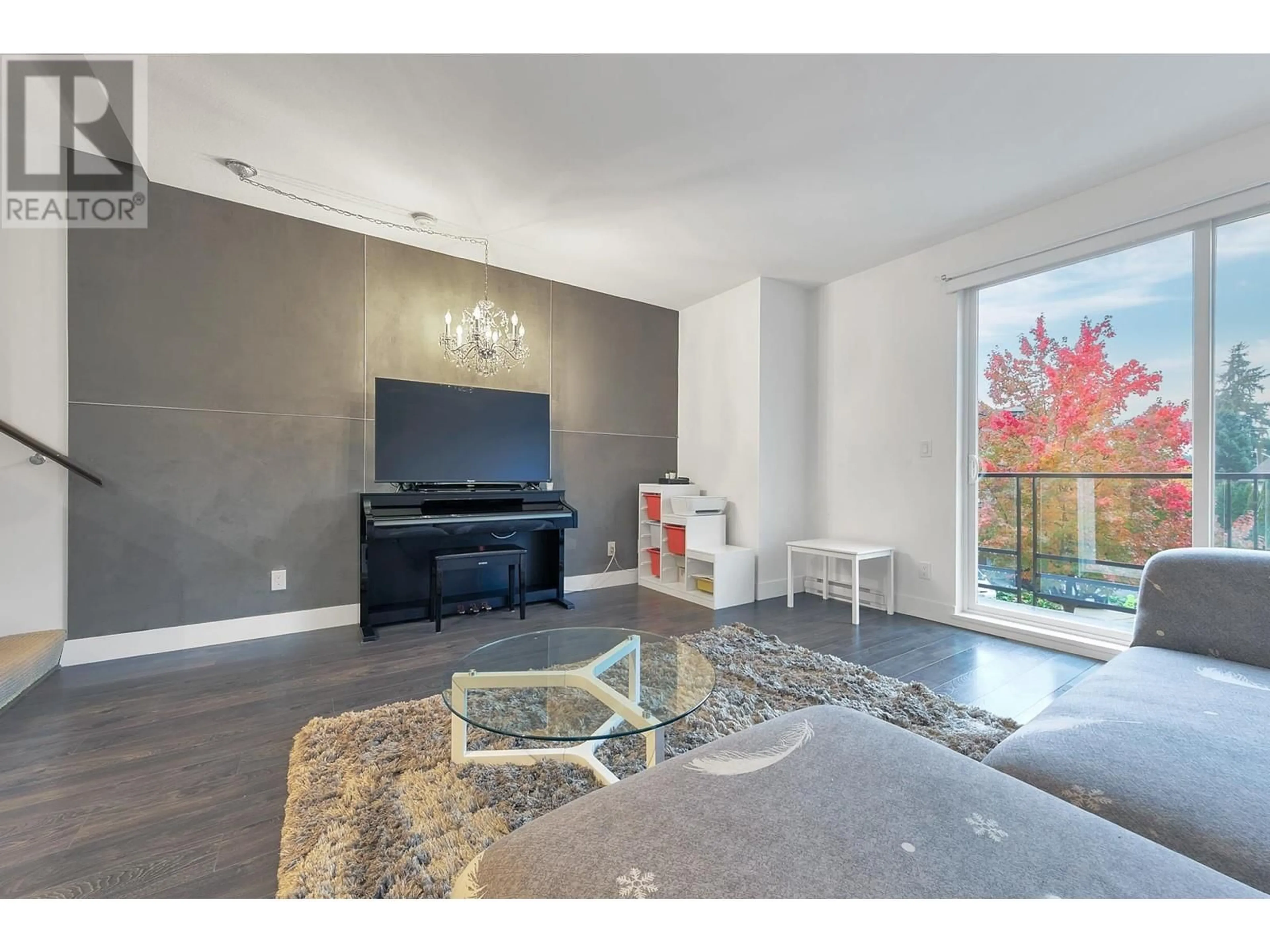 Living room, wood floors for 16 909 CLARKE ROAD, Port Moody British Columbia V3H1L6