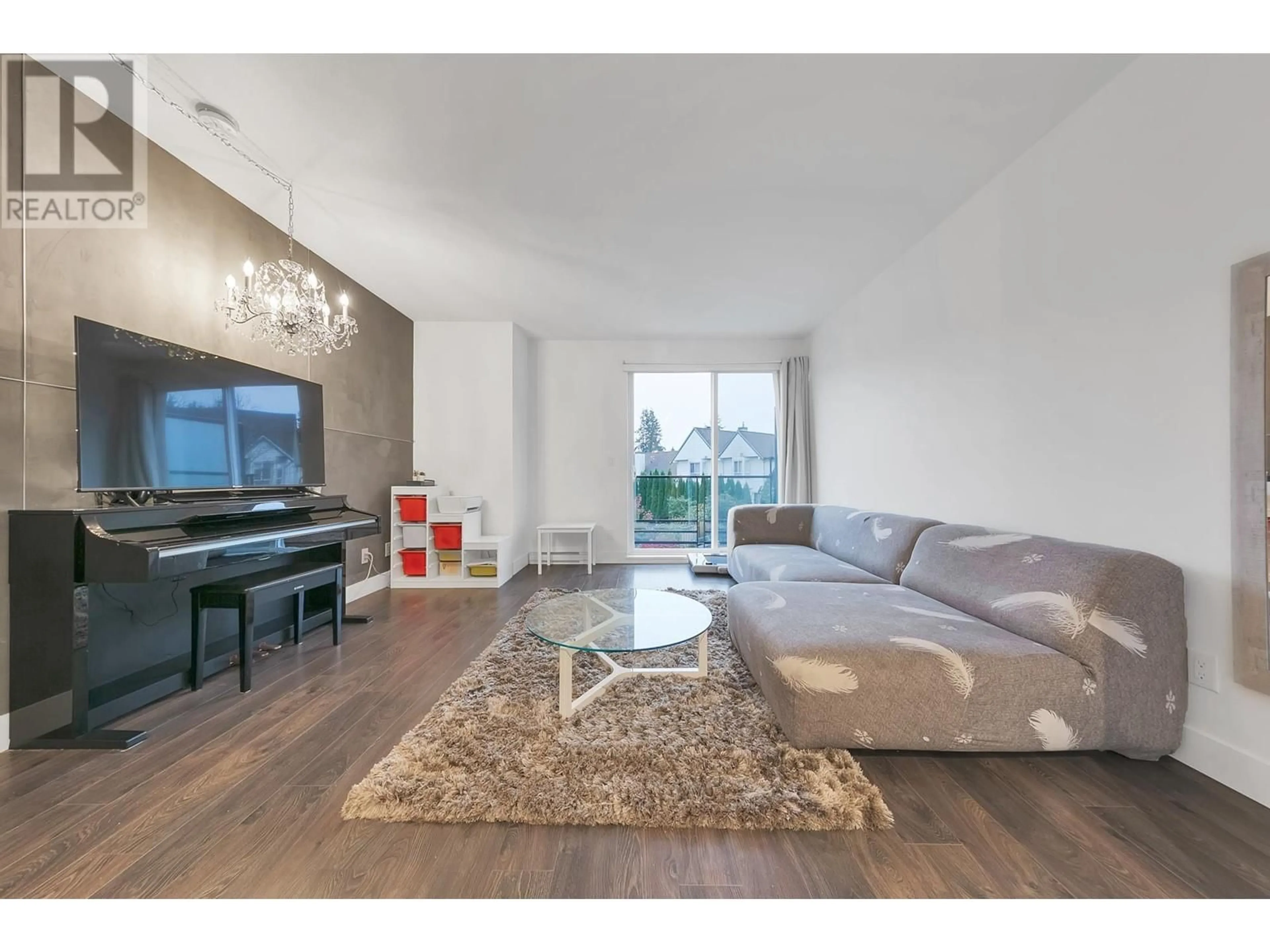 Living room, wood floors for 16 909 CLARKE ROAD, Port Moody British Columbia V3H1L6