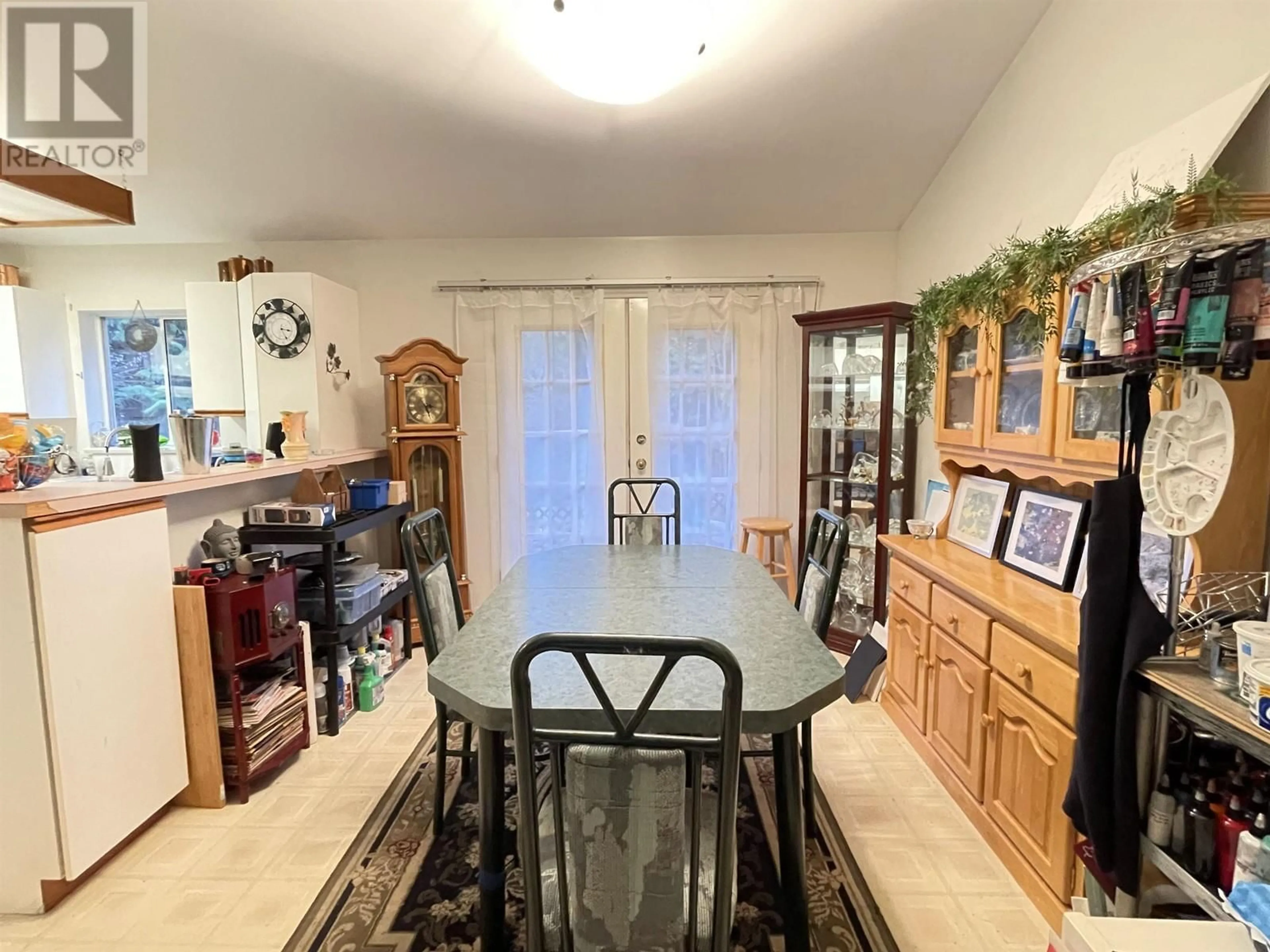 Dining room, not visible floor, cottage for 37971 MAGNOLIA CRESCENT, Squamish British Columbia V8B0X8