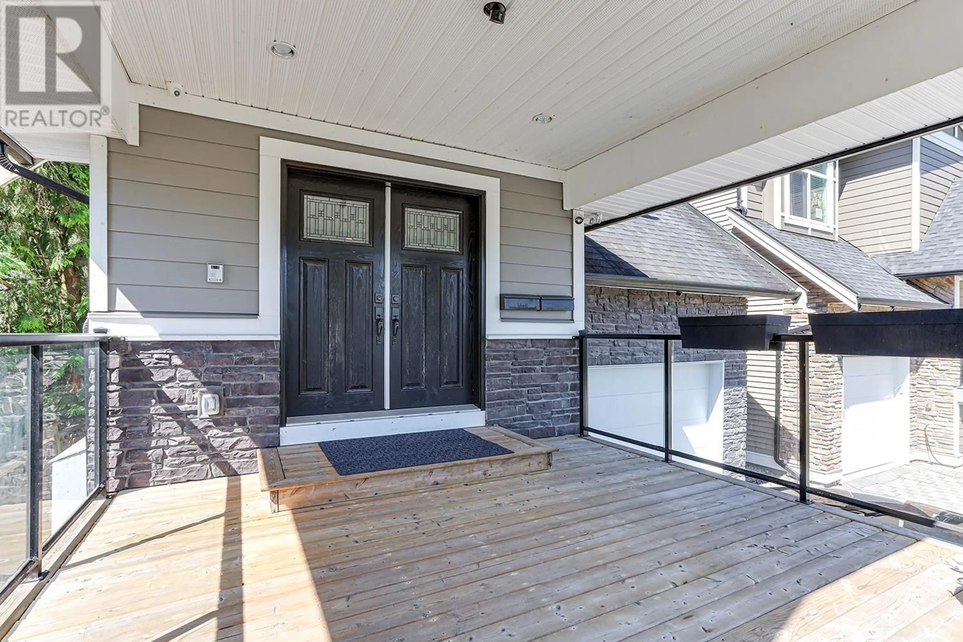 Indoor entryway, wood floors for 314 JOHNSTON STREET, New Westminster British Columbia V3M5H5