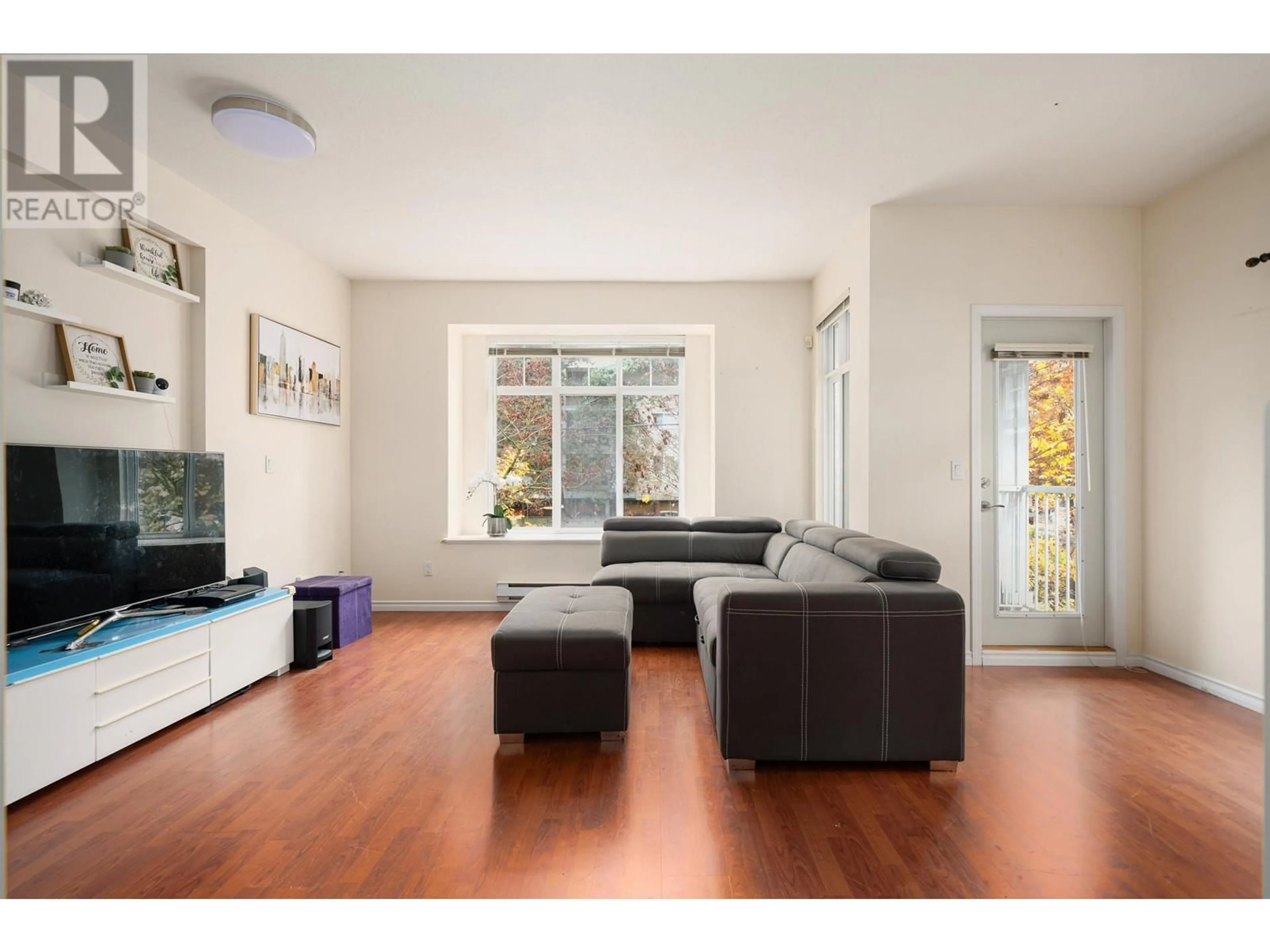 Living room, wood floors for 4 7120 ST. ALBANS ROAD, Richmond British Columbia V6Y2K1