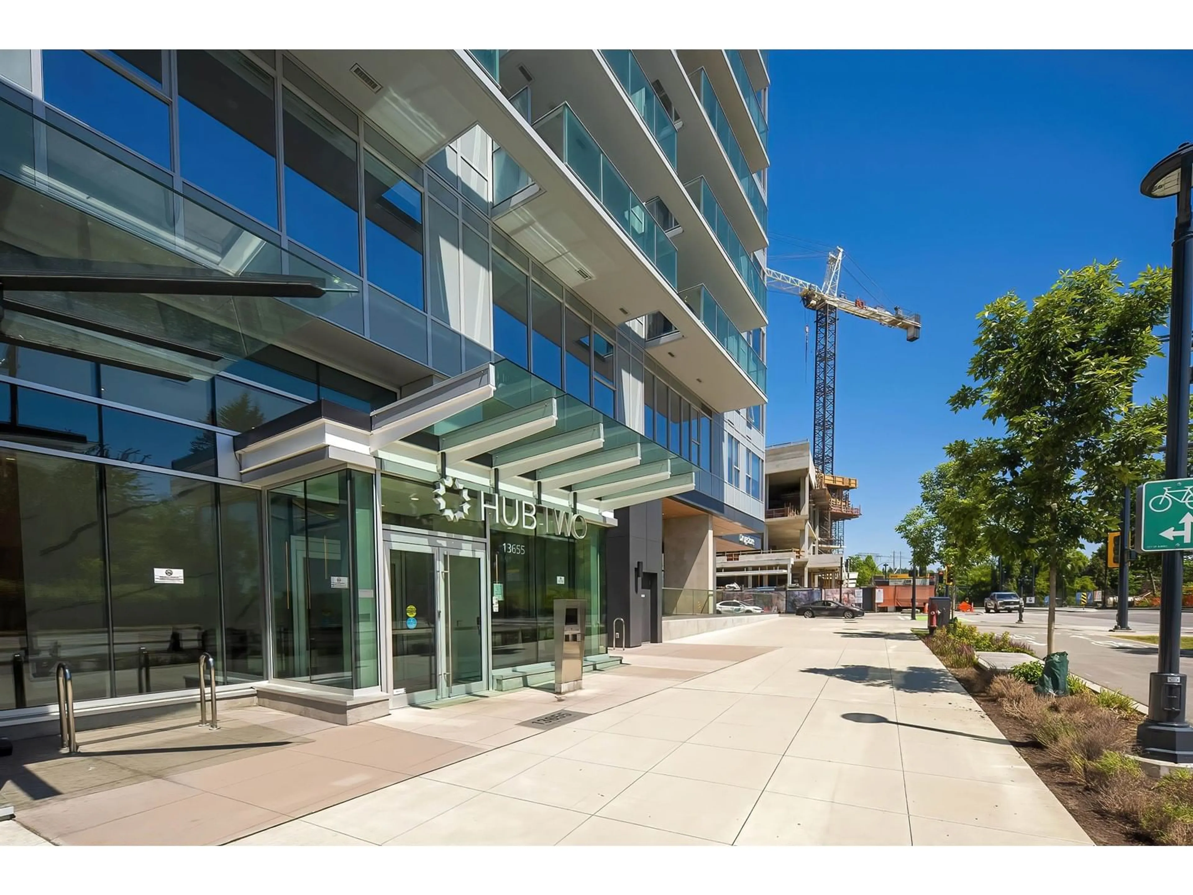 Indoor foyer for 2303 - 13655 FRASER, Surrey British Columbia V3T0P8