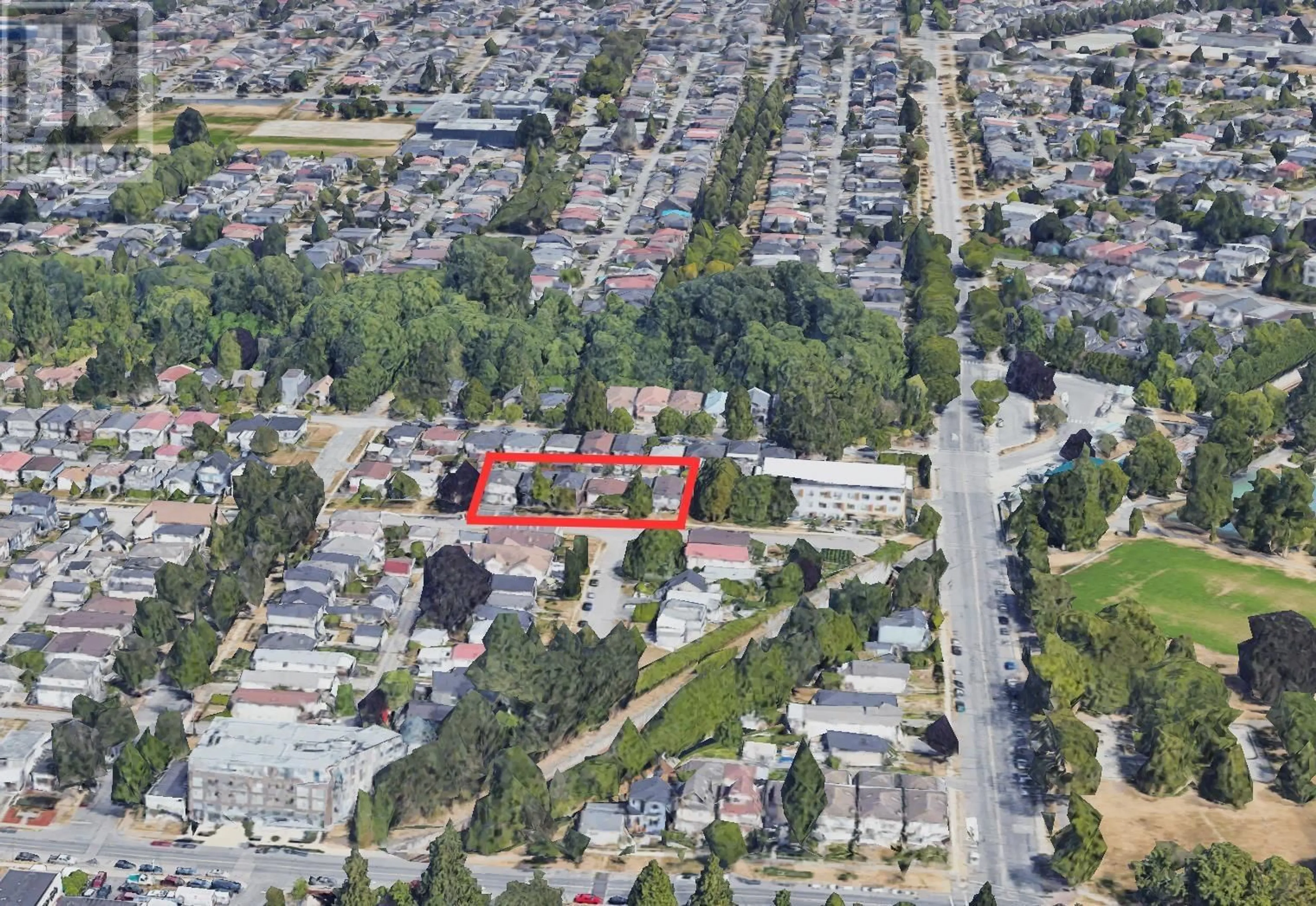 A pic from outside/outdoor area/front of a property/back of a property/a pic from drone, street for 4390 KASLO STREET, Vancouver British Columbia V5R2B7