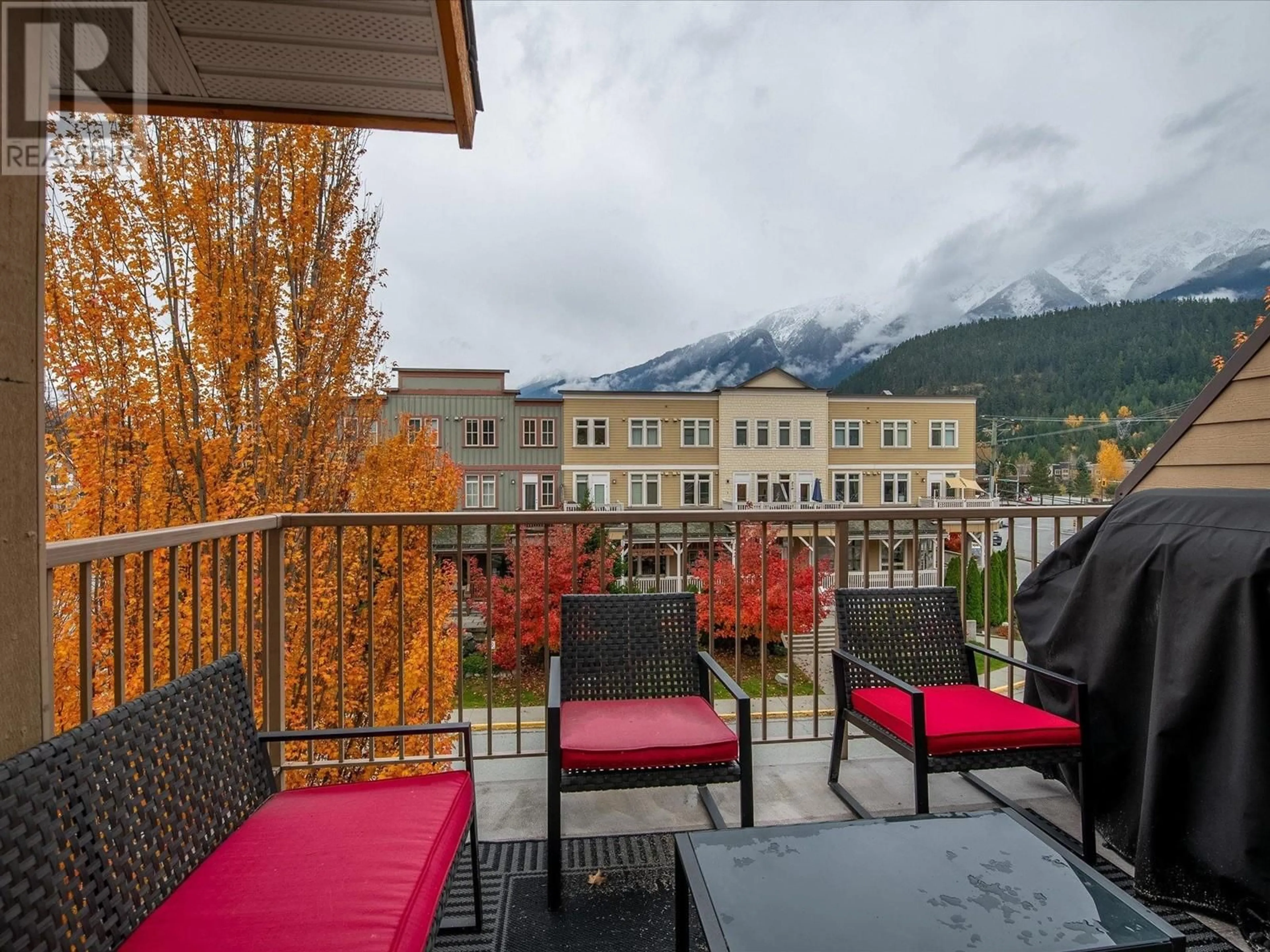 Patio, the view of mountain for 301 7331 ARBUTUS STREET, Pemberton British Columbia V0N2L1