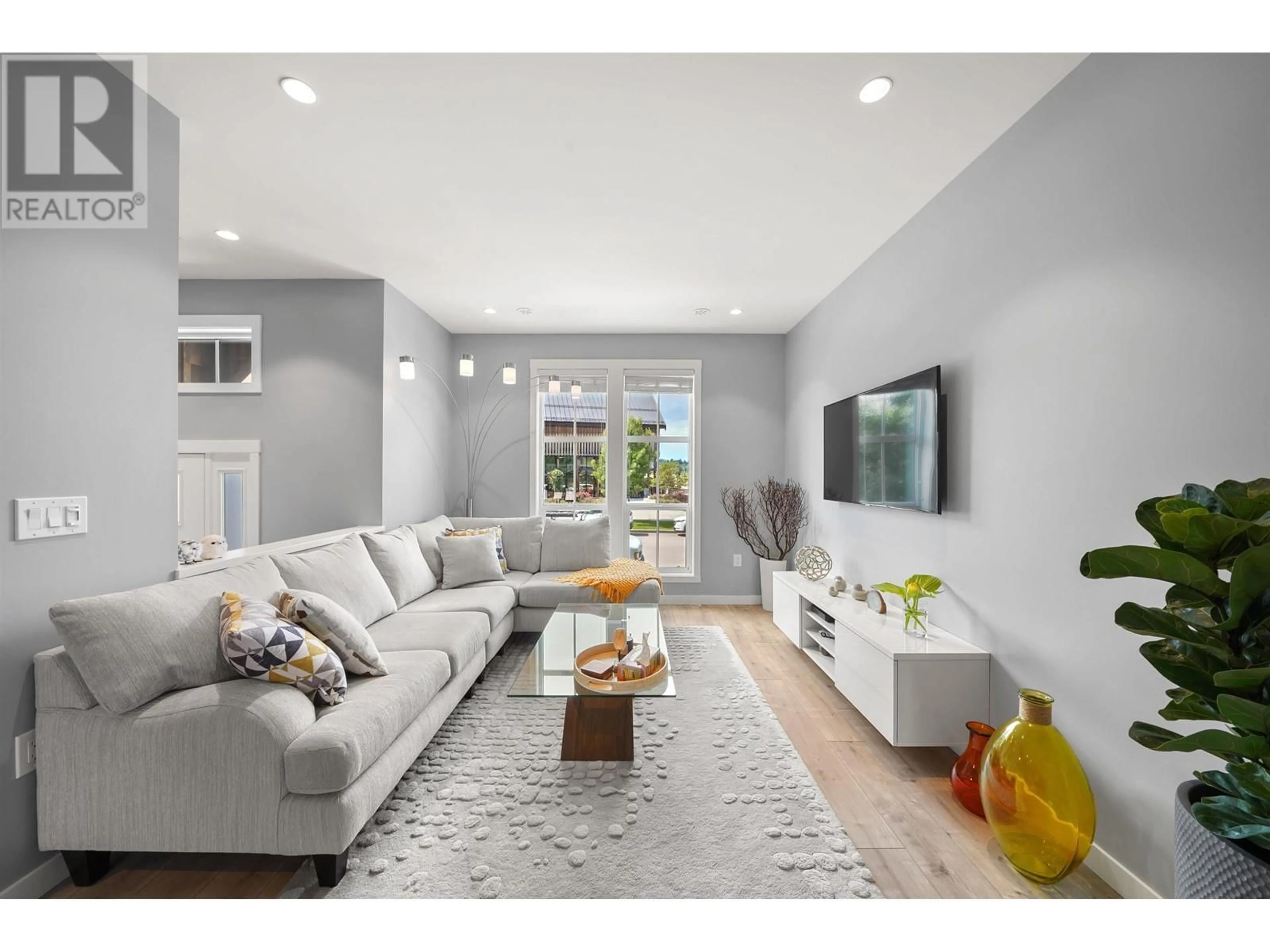 Living room, wood floors for 10 6427 HAMMERMILL AVENUE, Delta British Columbia V4L0B2