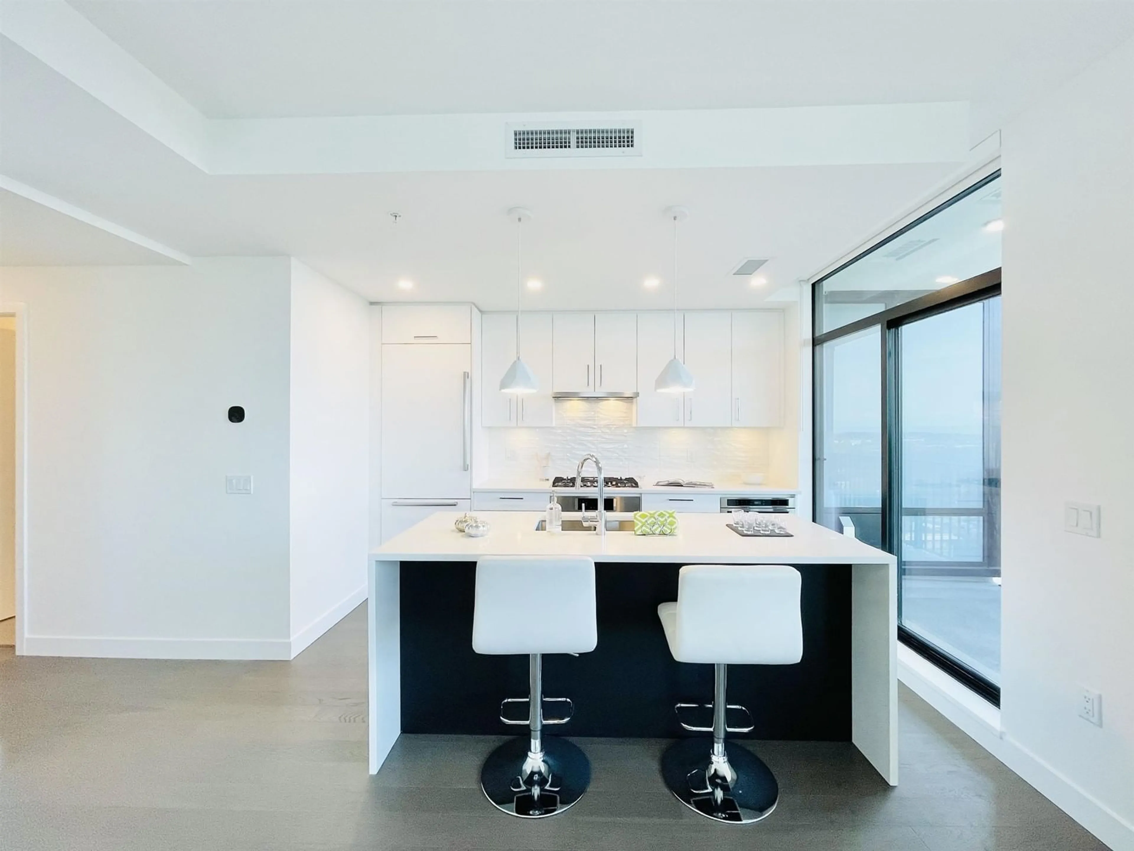 Contemporary kitchen, ceramic floors for 1702 1588 JOHNSTON ROAD, White Rock British Columbia V4B0C5