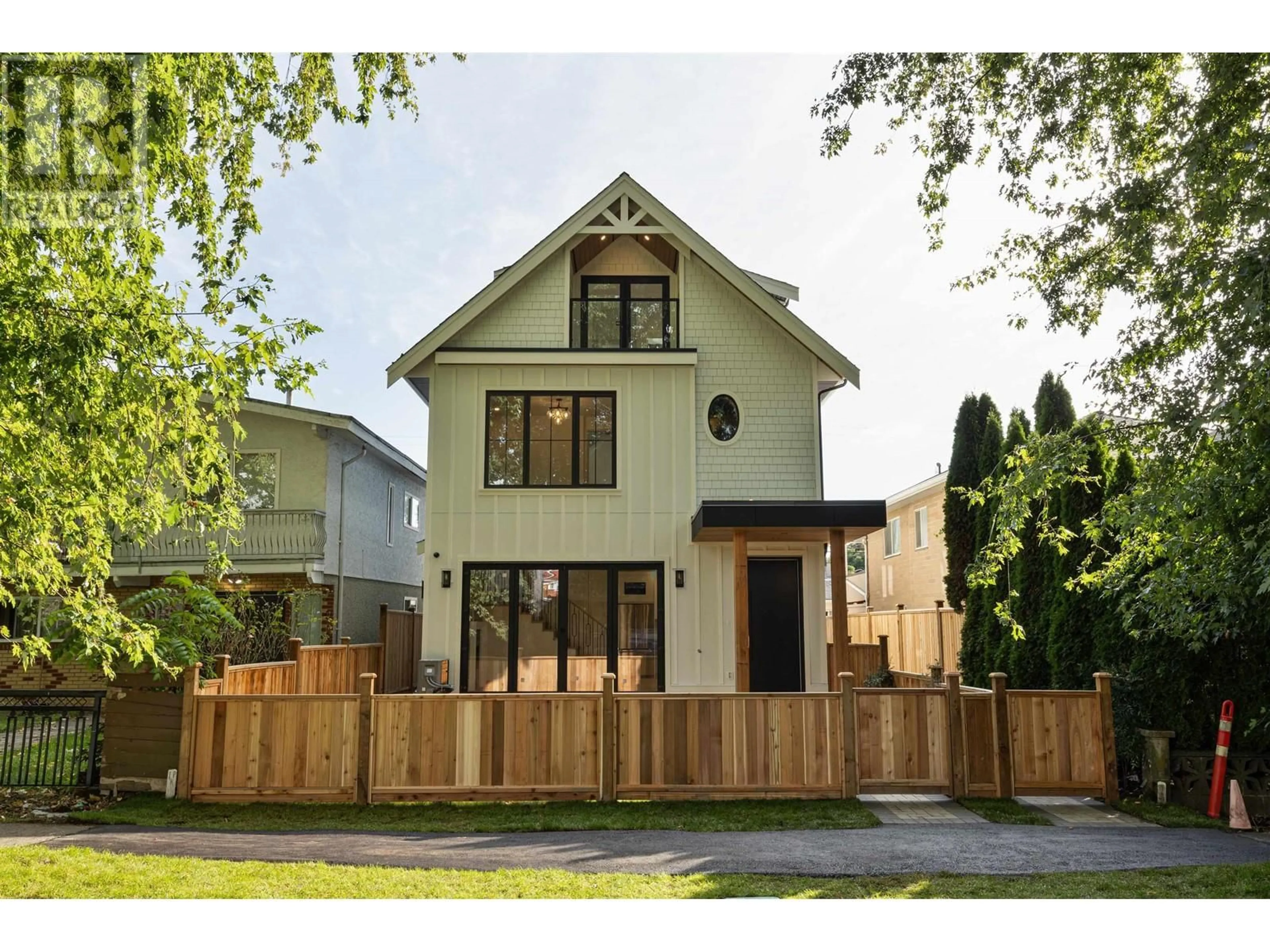 Frontside or backside of a home, the fenced backyard for 850 E 38TH AVENUE, Vancouver British Columbia V5W1J3