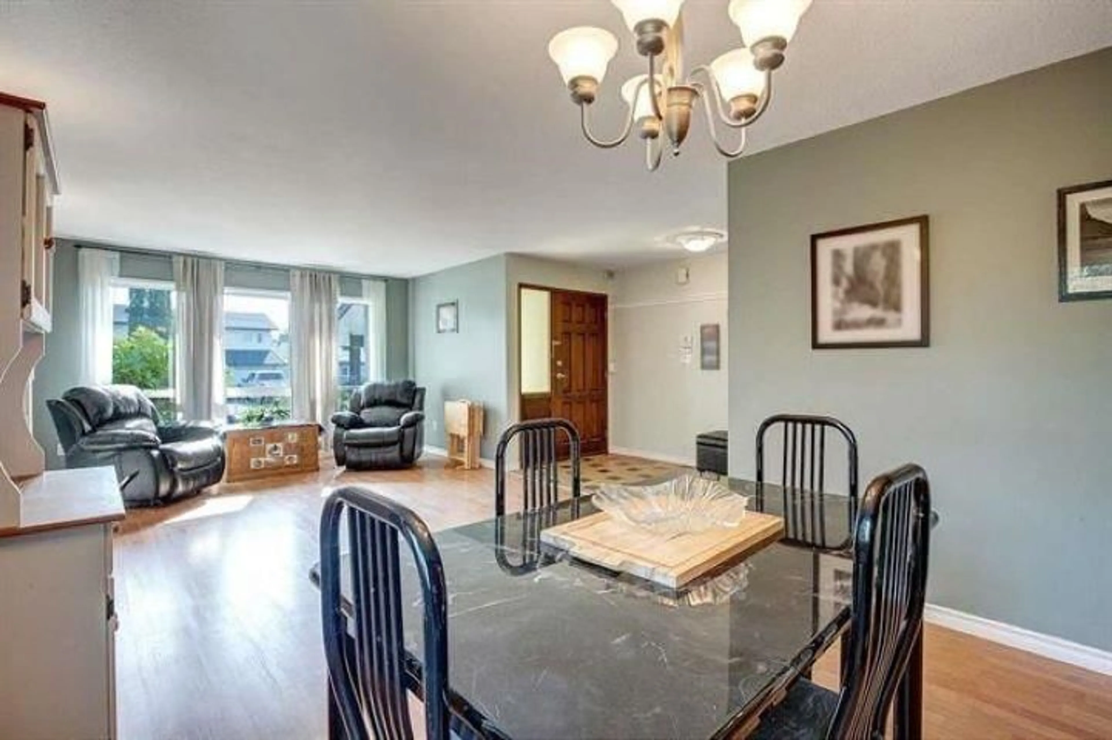 Dining room, wood floors for 3471 SECHELT TERRACE, Abbotsford British Columbia V2T4Z3