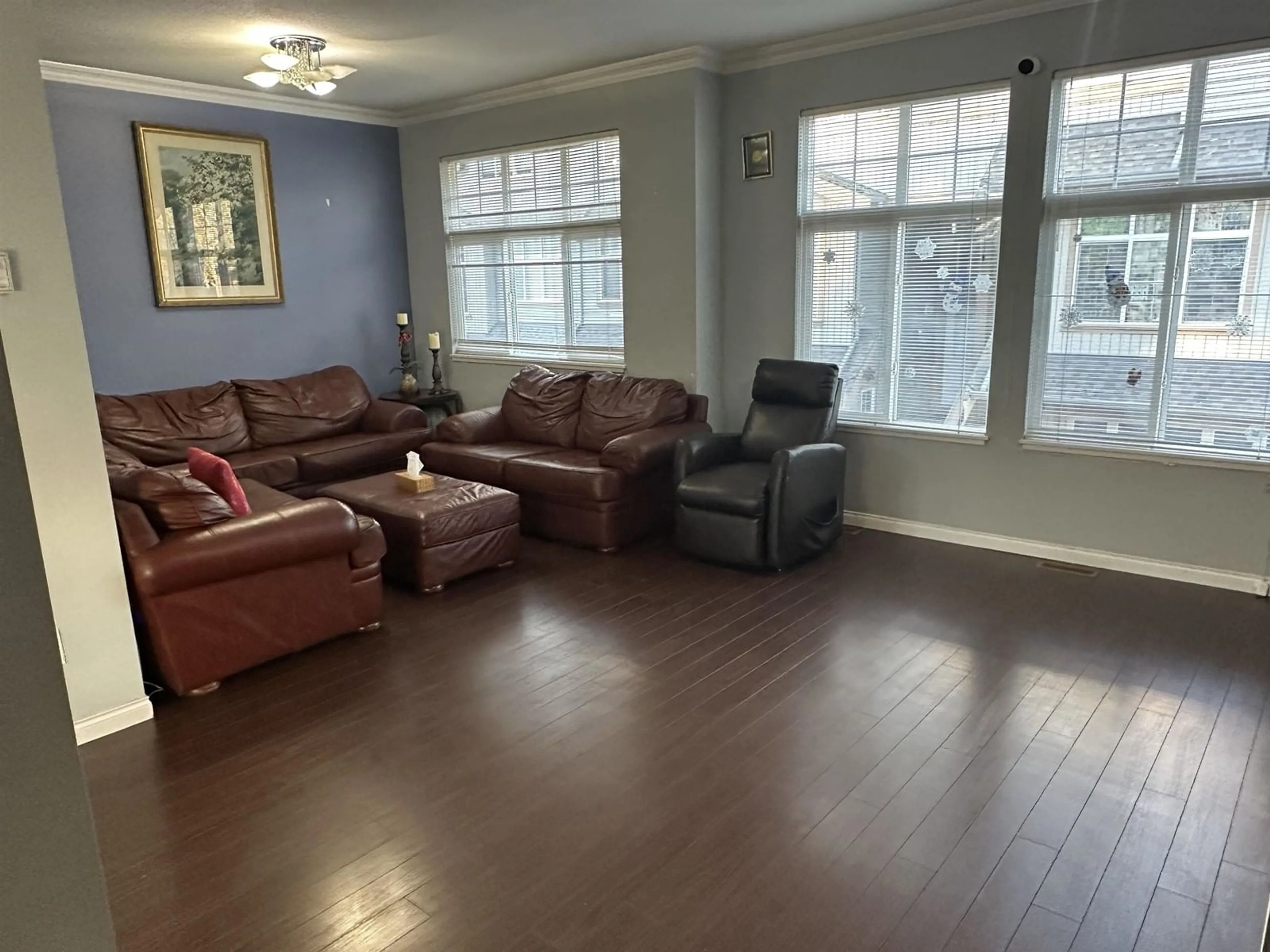 Living room with furniture, unknown for 16 7518 138 STREET, Surrey British Columbia V3W1S1