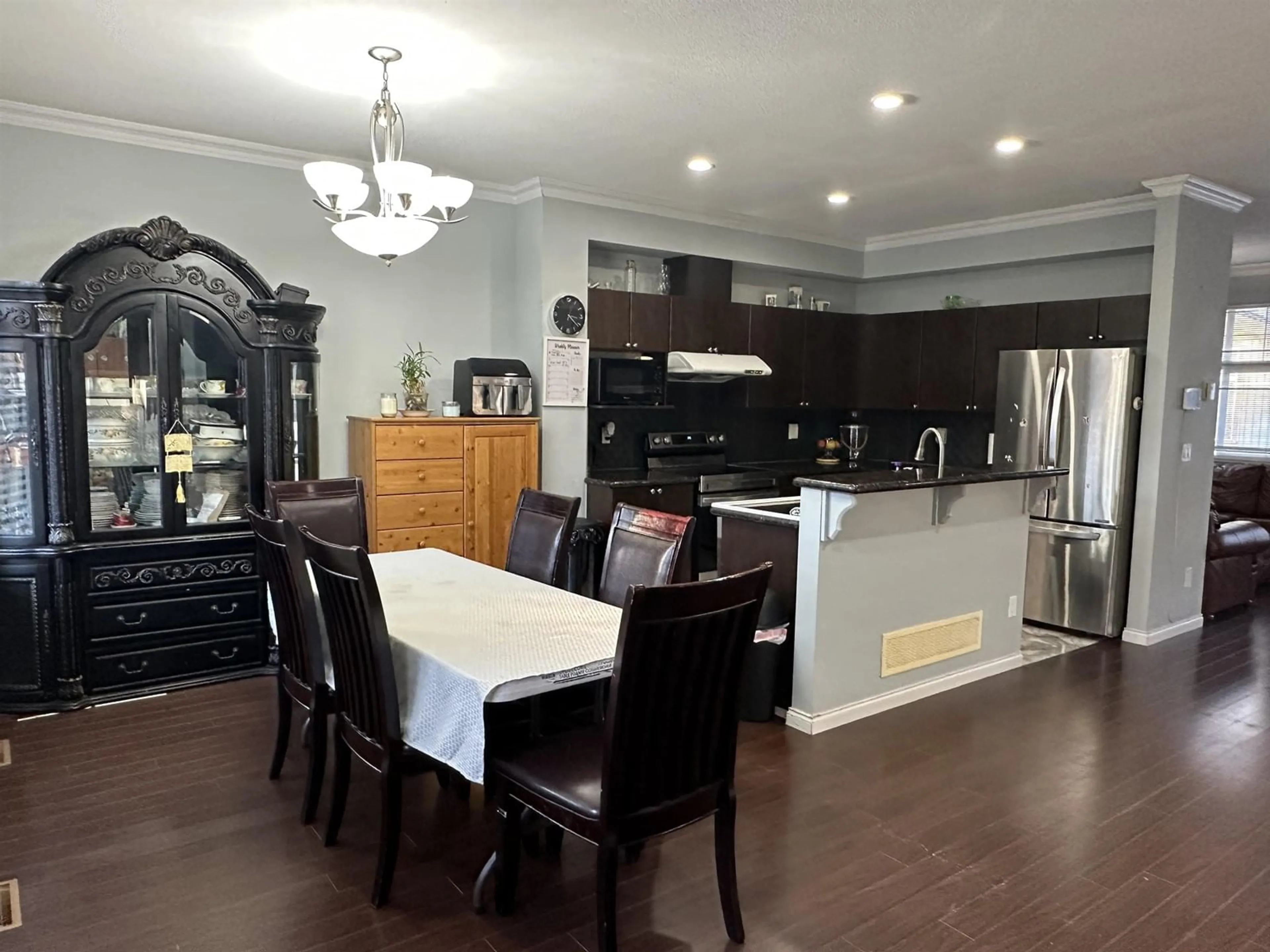 Open concept kitchen, wood/laminate floor for 16 7518 138 STREET, Surrey British Columbia V3W1S1