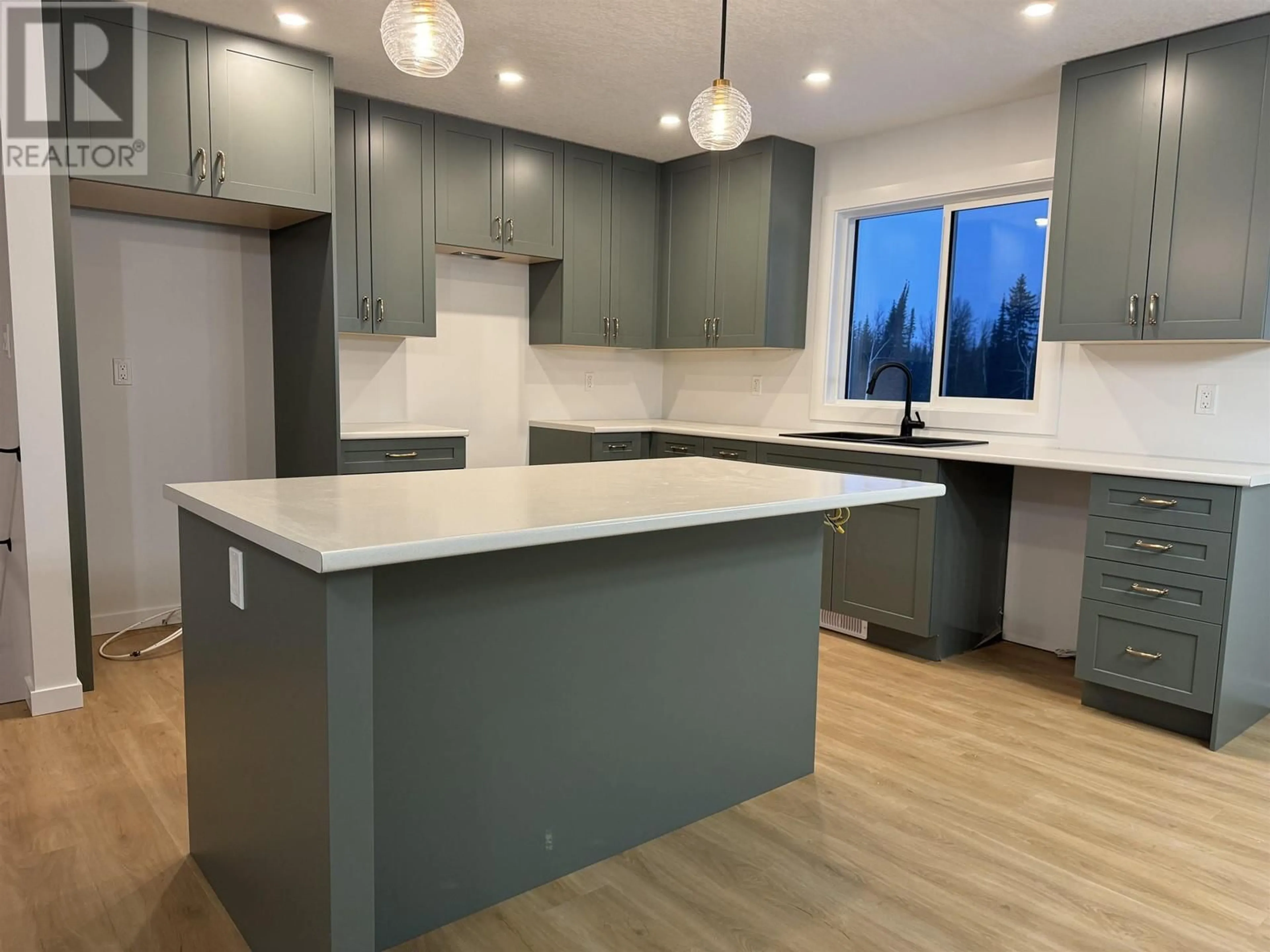 Open concept kitchen for 5068 WOODVALLEY DRIVE, Prince George British Columbia V2K5A6