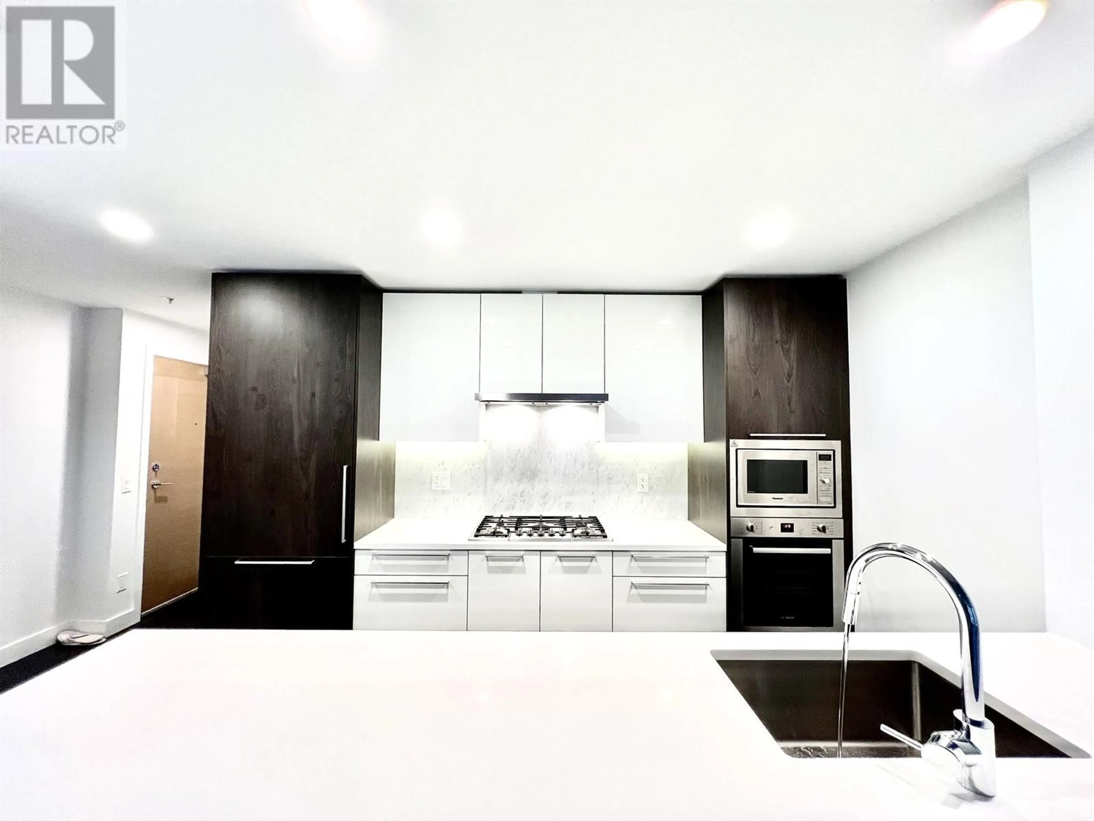 Contemporary kitchen, wood floors, mountain for 506 6398 SILVER AVENUE, Burnaby British Columbia V5H0K7