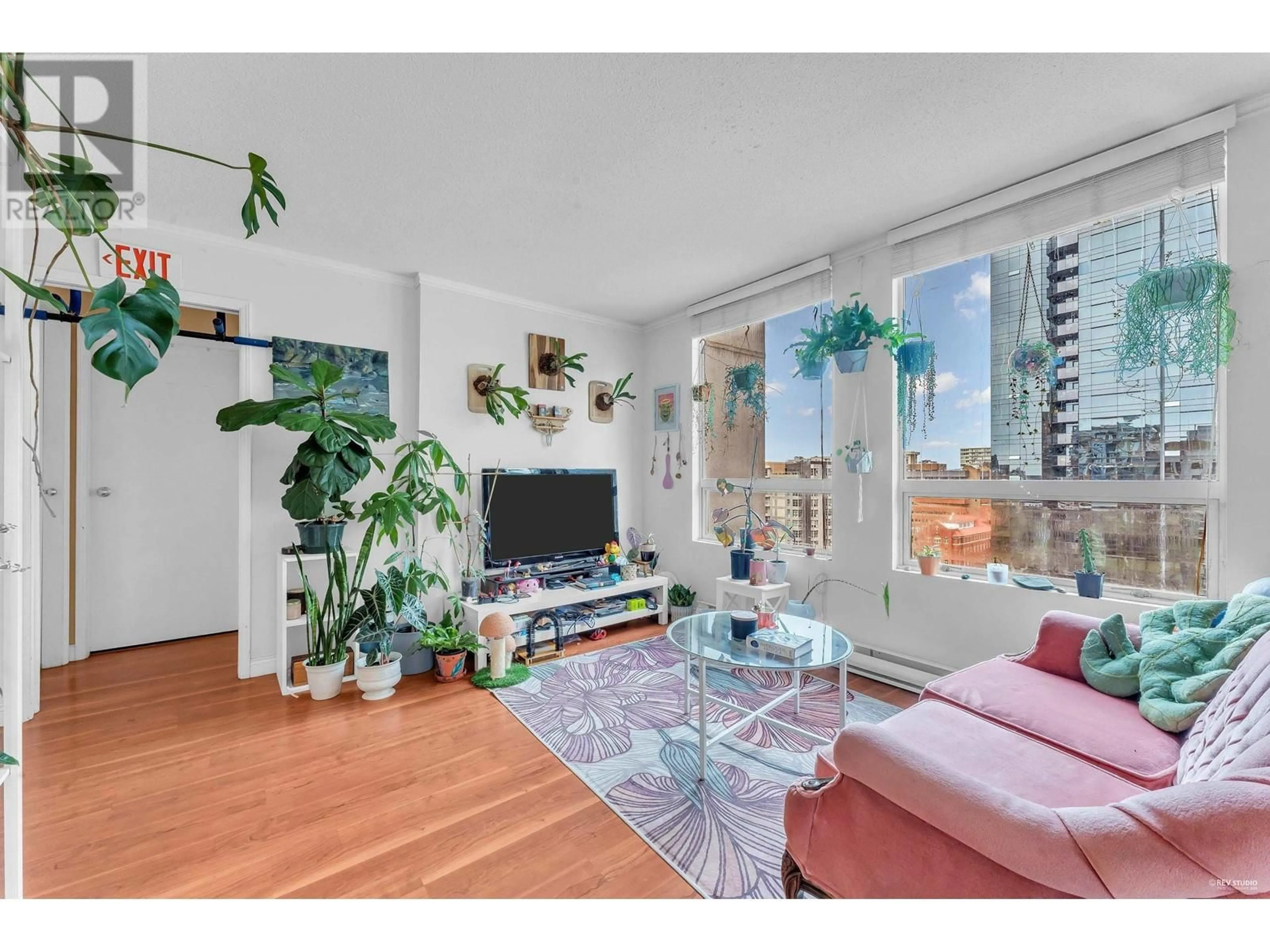 Living room, wood floors for 1903 811 HELMCKEN STREET, Vancouver British Columbia V6Z1B1