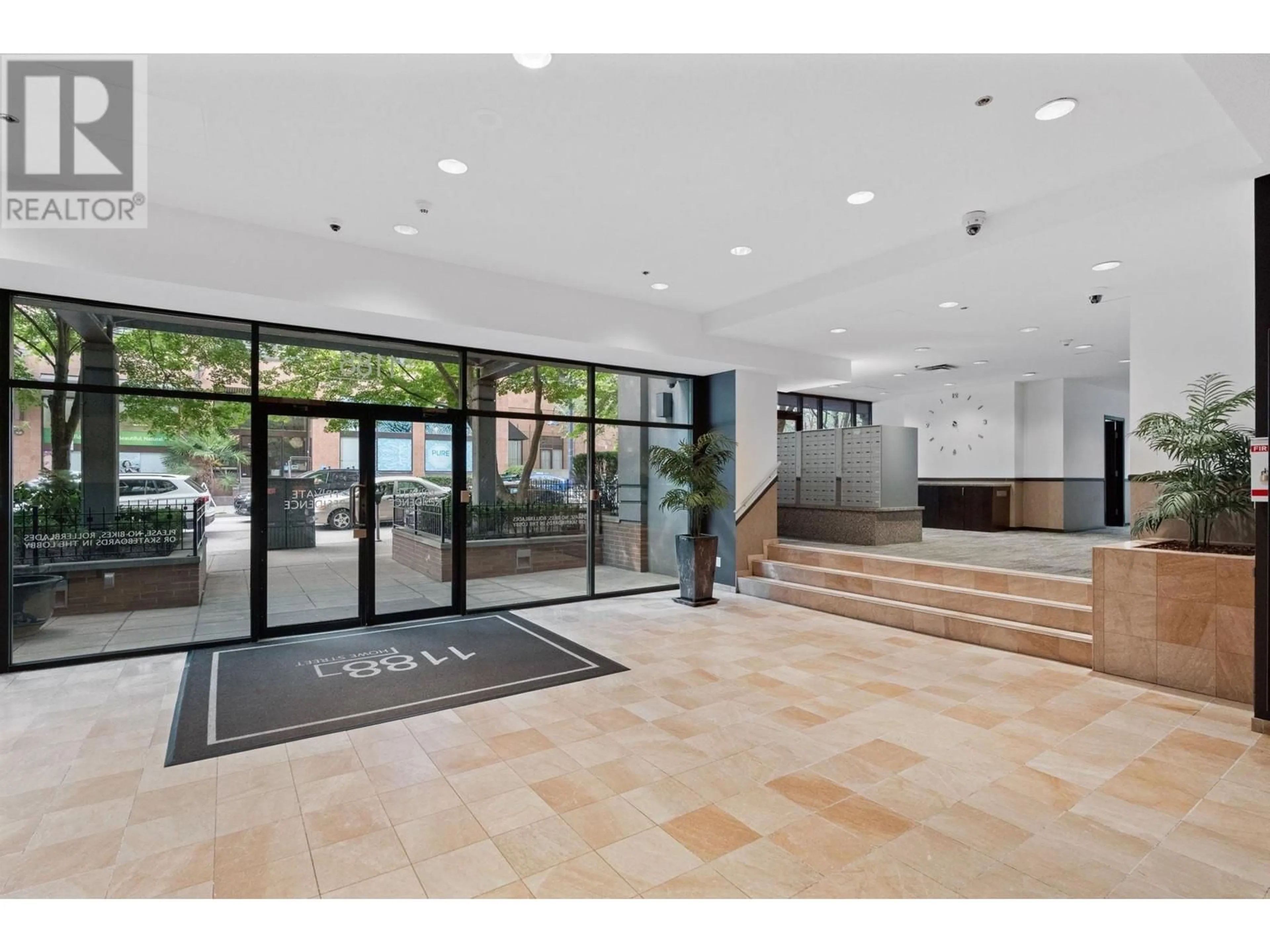 Indoor lobby, ceramic floors for 2303 1188 HOWE STREET, Vancouver British Columbia V6Z2S8