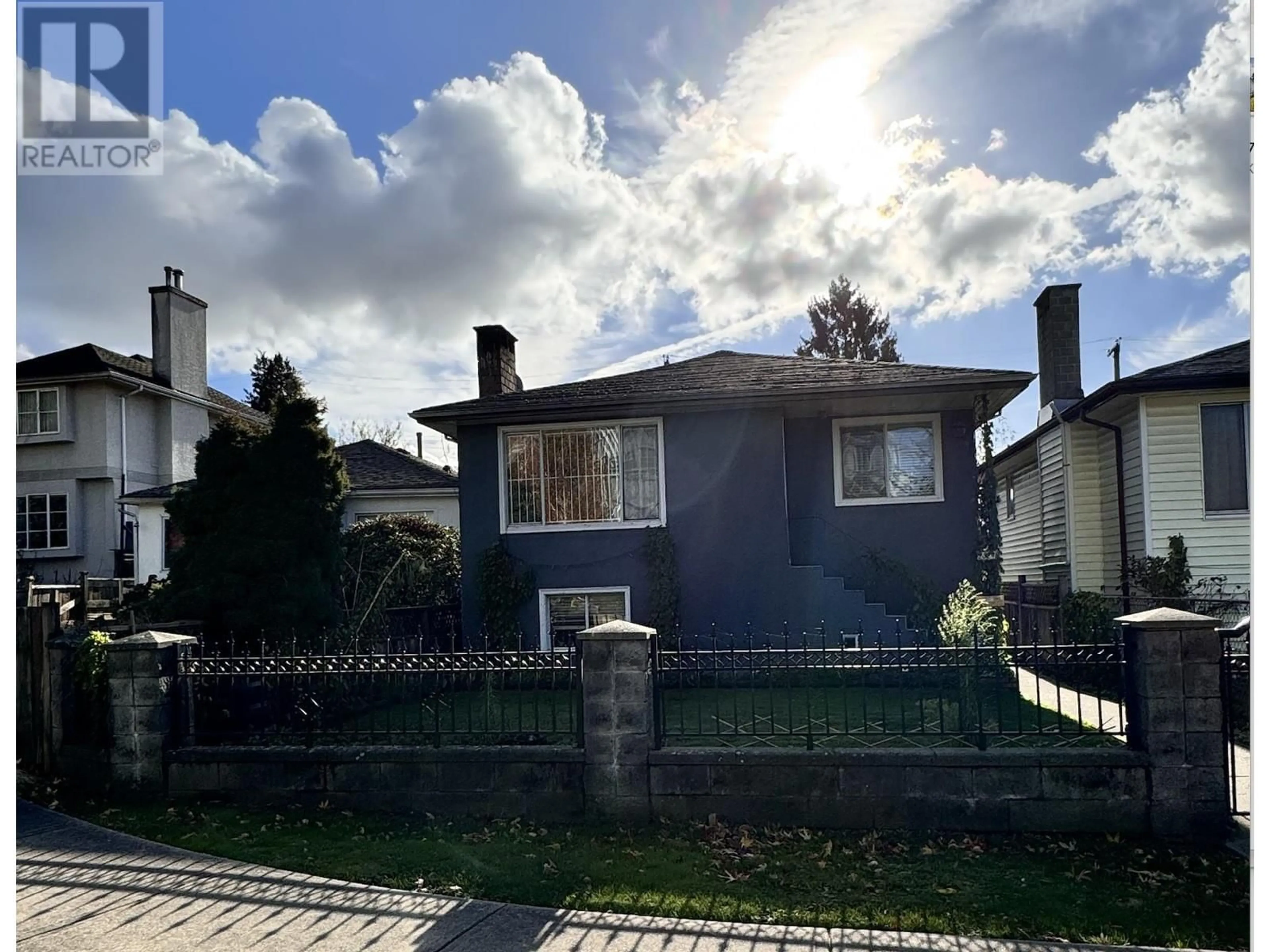 Frontside or backside of a home, the street view for 2324 E 30TH AVENUE, Vancouver British Columbia V5R2S1