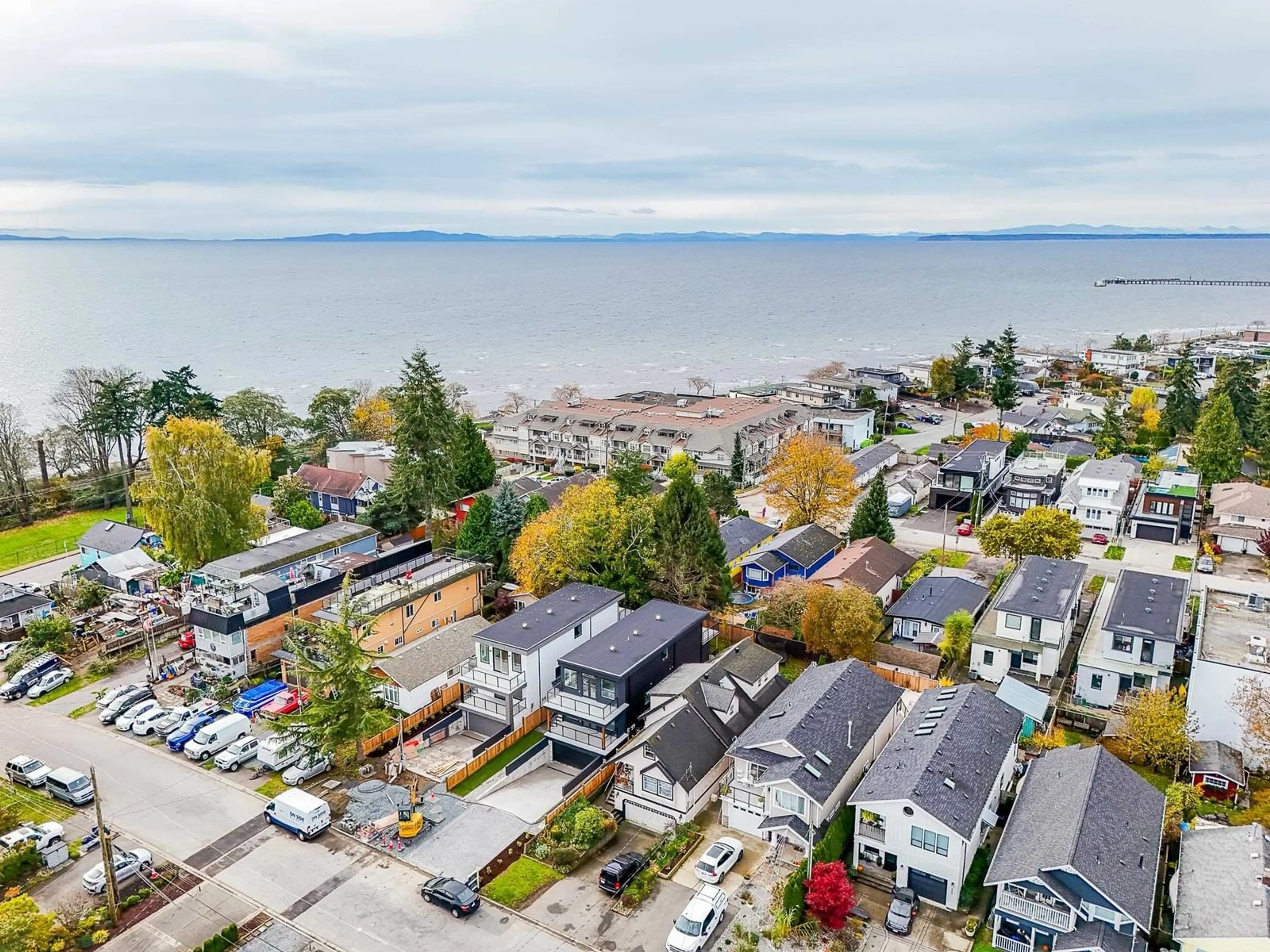 A pic from exterior of the house or condo, the street view for 855 LEE STREET, White Rock British Columbia V4B4N7