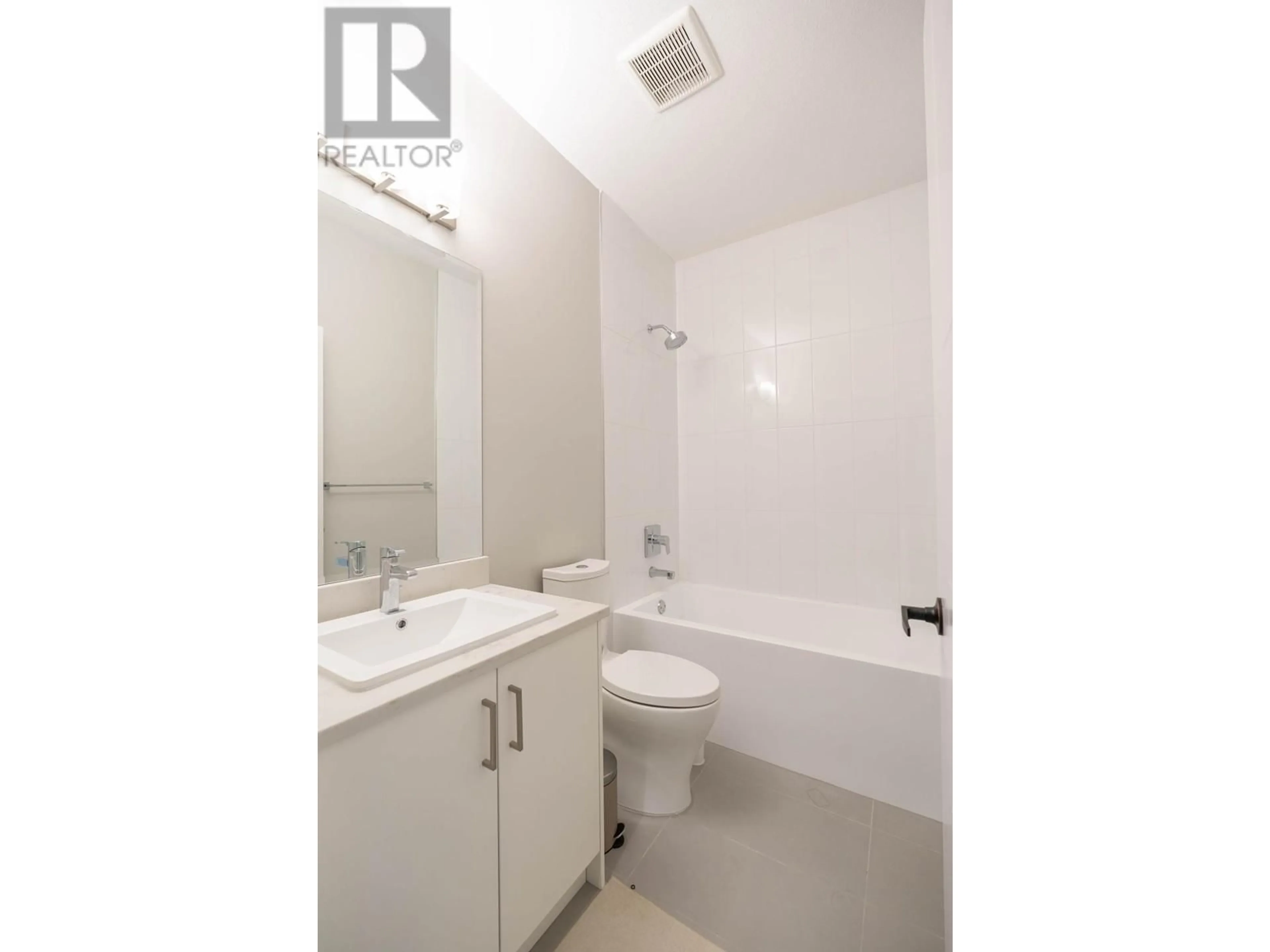 Standard bathroom, unknown for 114 - 3525 CHANDLER STREET, Coquitlam British Columbia V3E0L9
