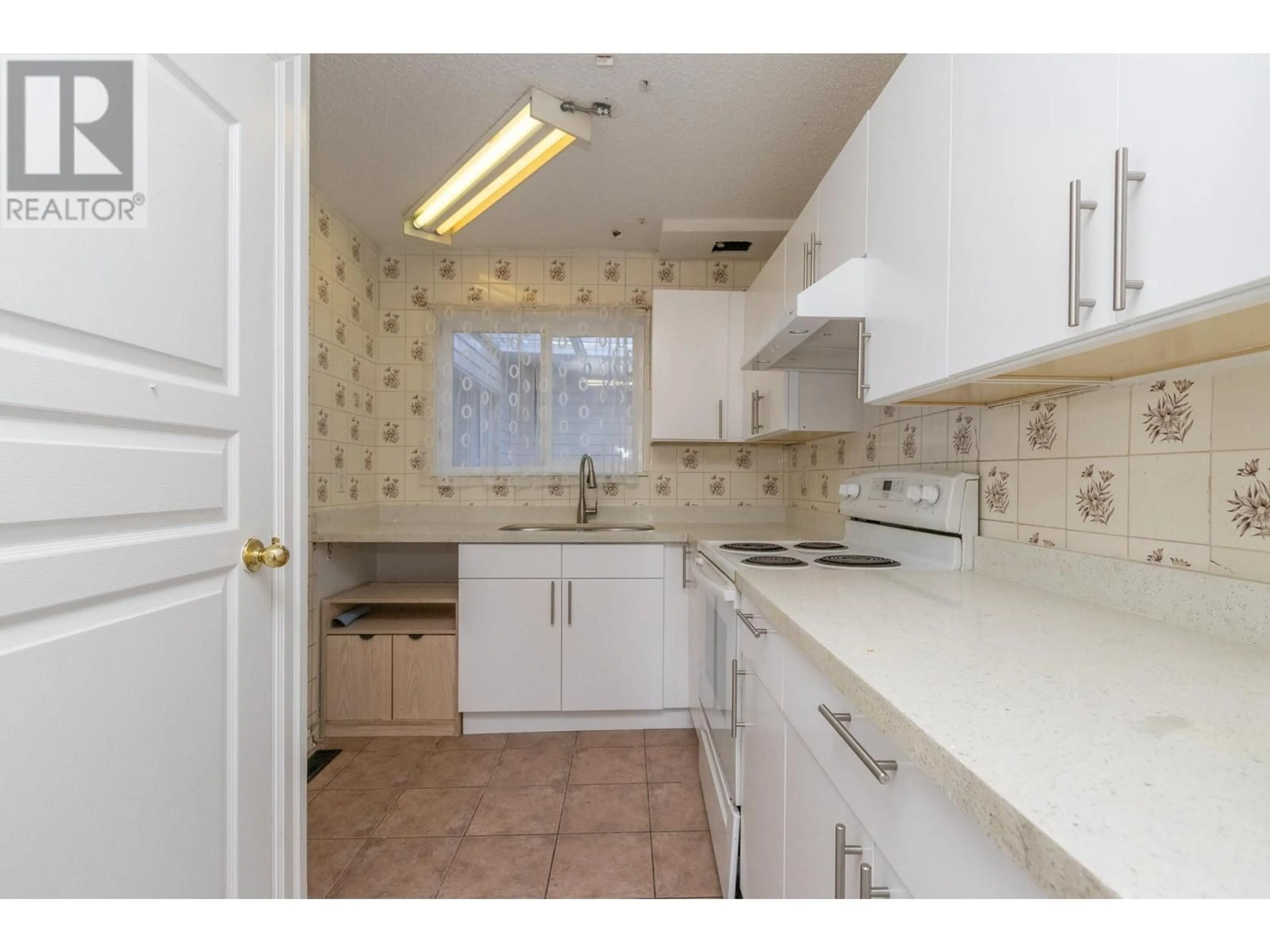 Standard kitchen, unknown floor, cottage for 3025 FIRBROOK PLACE, Coquitlam British Columbia V3C4B2