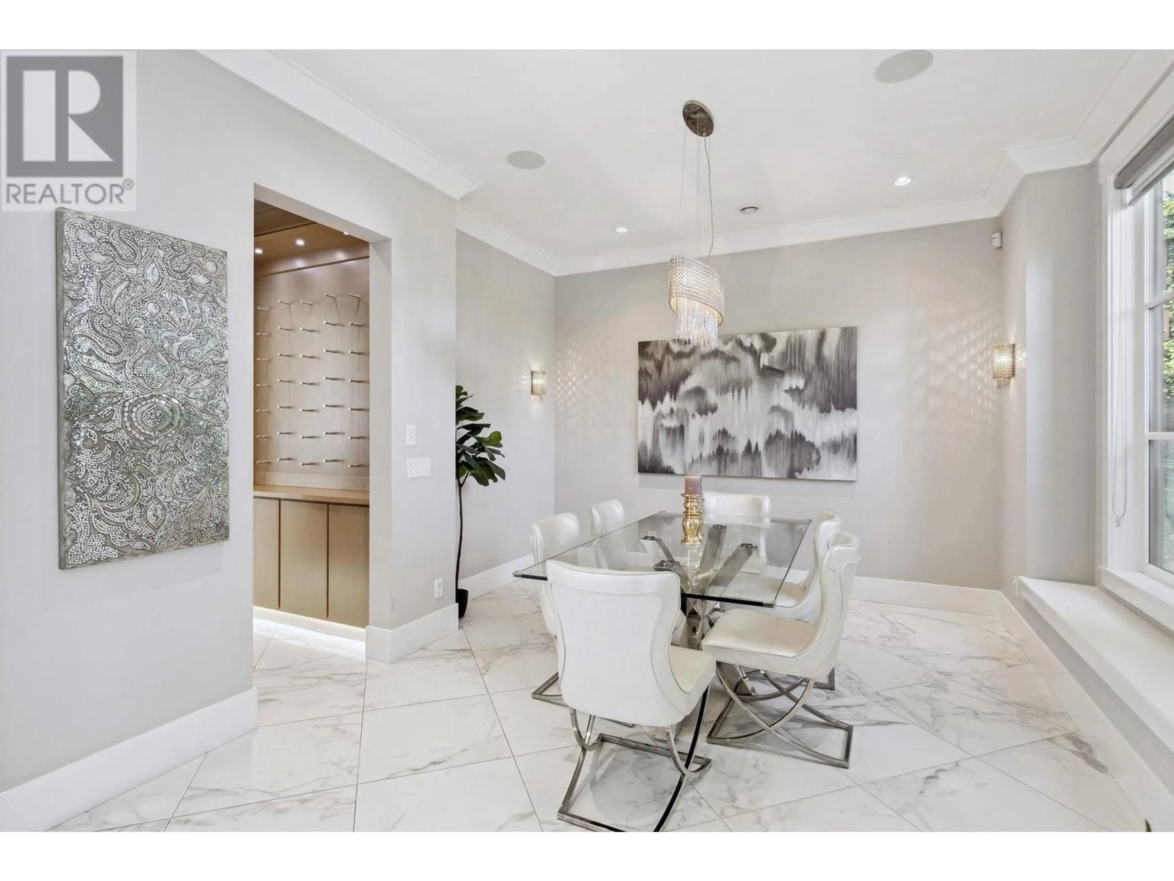 Dining room, ceramic floors for 1341 SPERLING AVENUE, Burnaby British Columbia V5B4J6