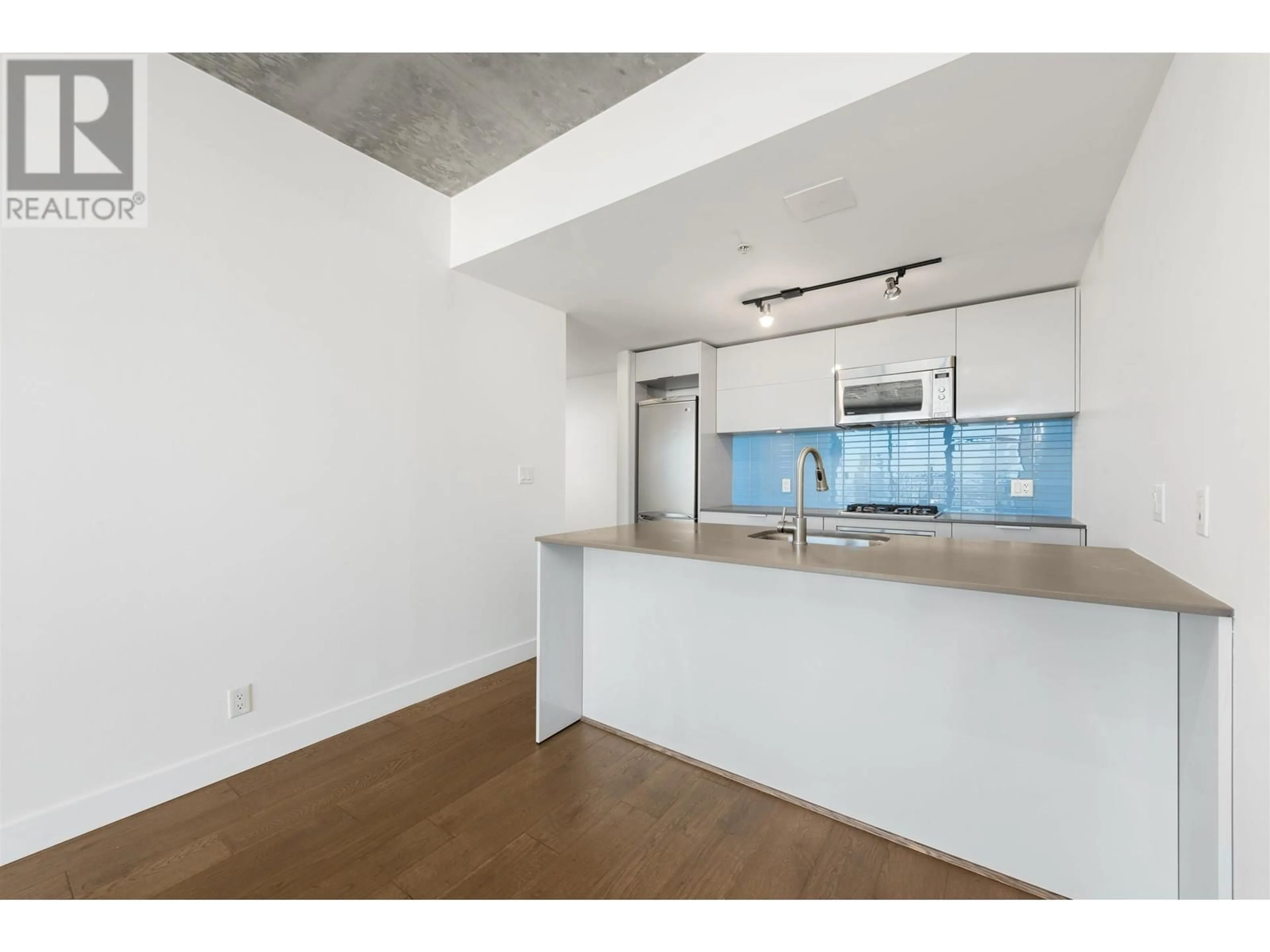 Standard kitchen, cement floor for 4004 128 W CORDOVA STREET, Vancouver British Columbia V6B0E6