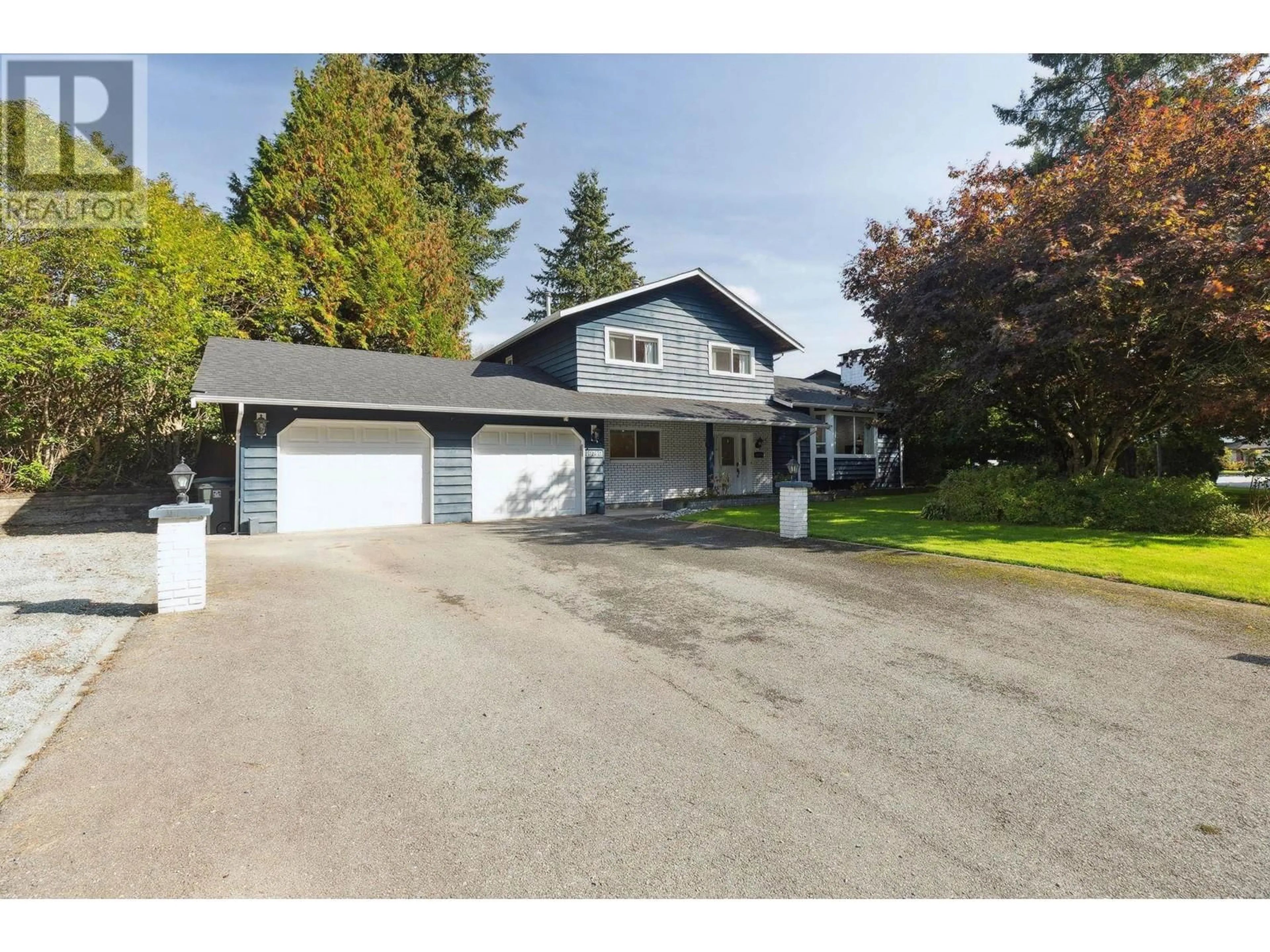 Frontside or backside of a home, the street view for 19749 N WILDWOOD CRESCENT, Pitt Meadows British Columbia V3Y1M5