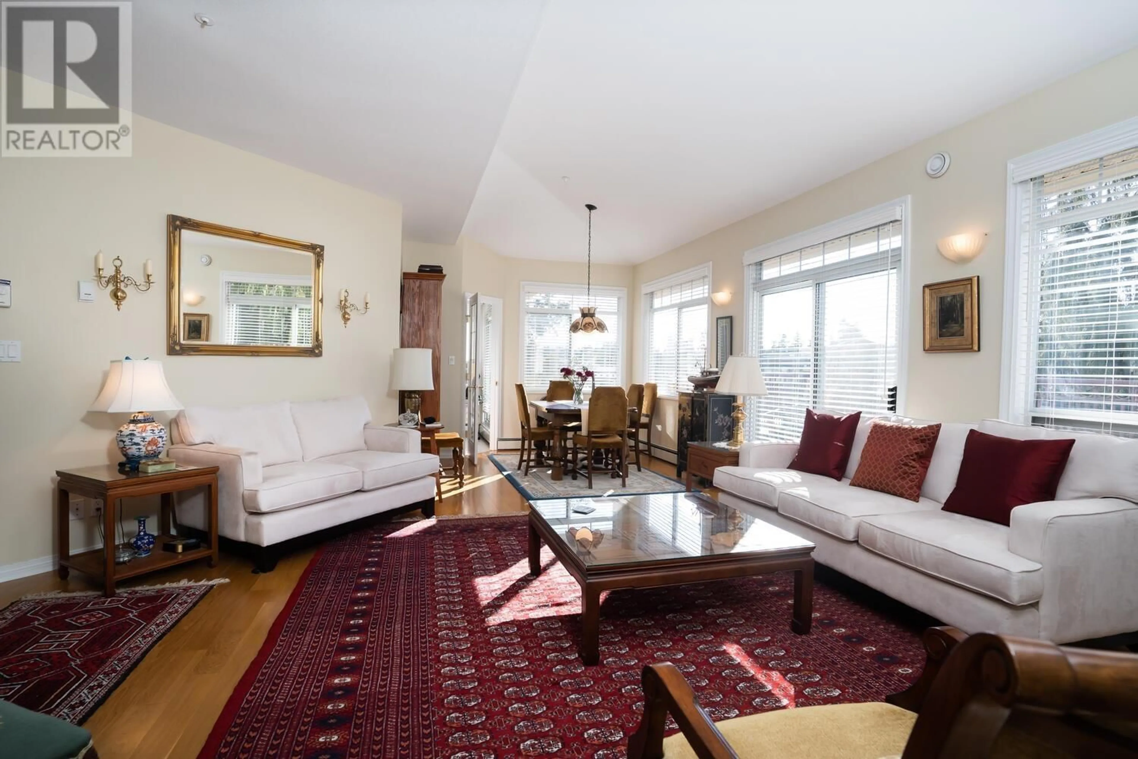 Living room, wood floors for 403 1300 HUNTER ROAD, Delta British Columbia V4L1Y8