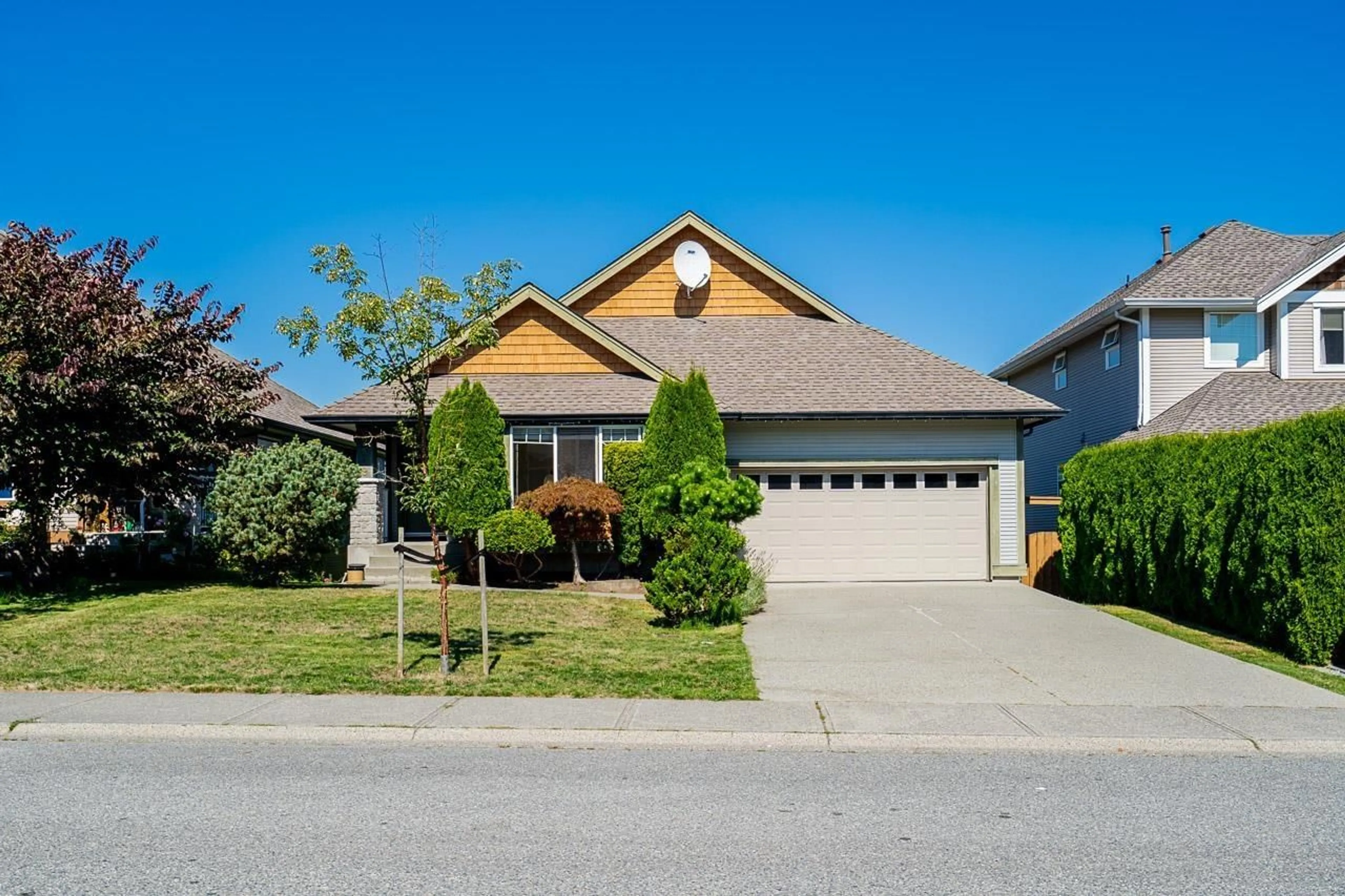 Frontside or backside of a home, the street view for 22359 50 AVENUE, Langley British Columbia V2Y2V4