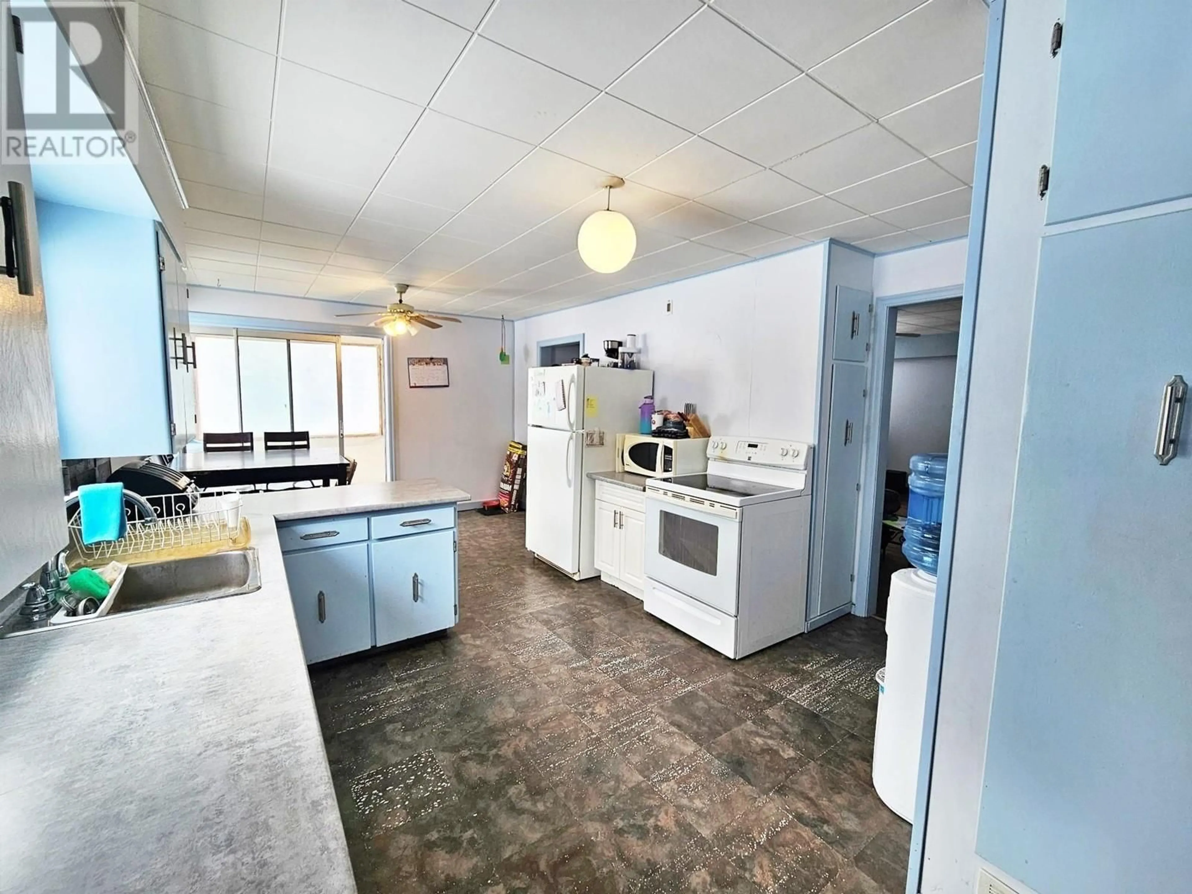 Standard kitchen, unknown for 1108 RIVER PARK ROAD, Quesnel British Columbia V2J2Y9