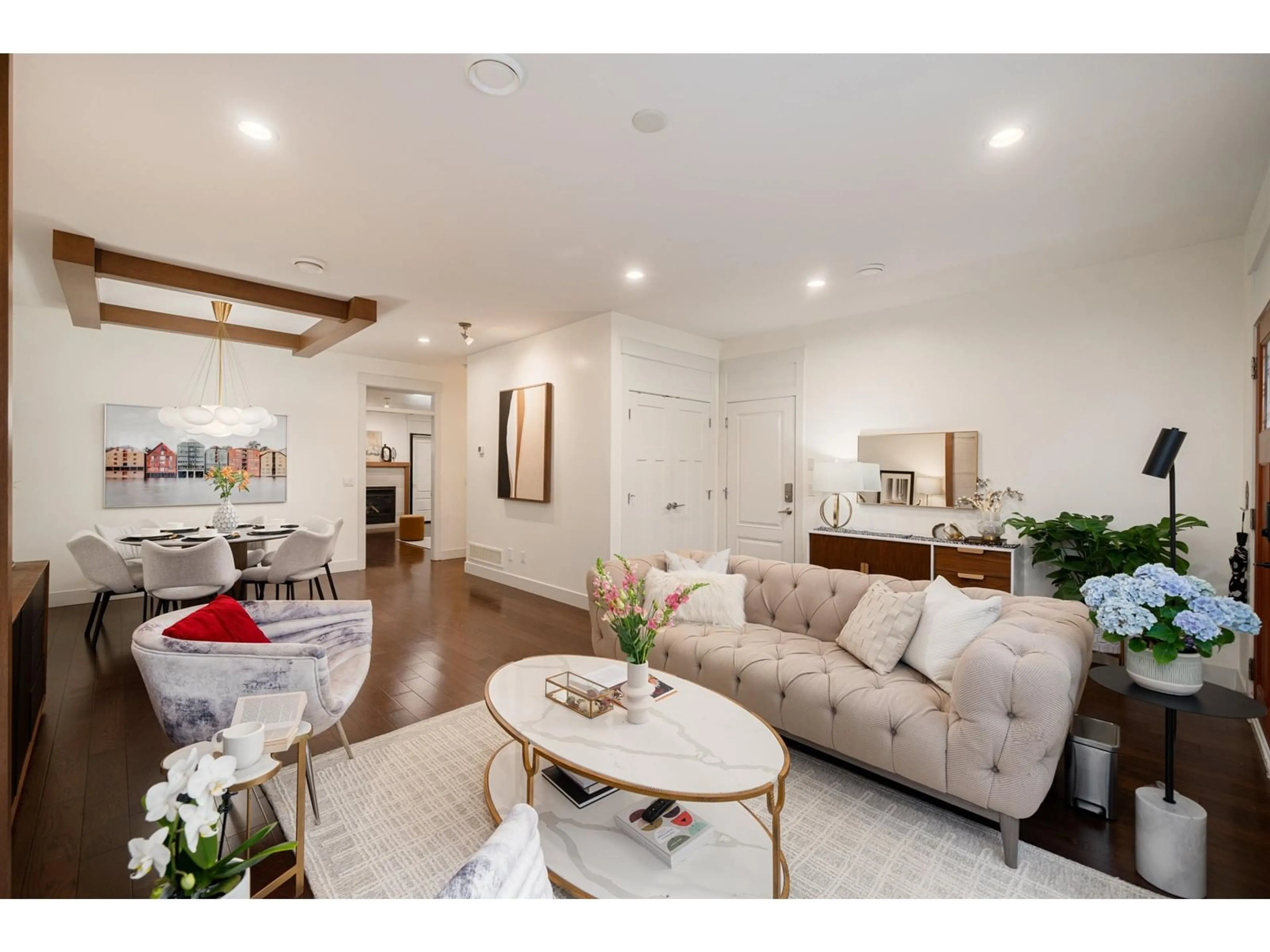 Living room, wood floors for 6 15988 32 AVENUE, Surrey British Columbia V3Z2J4