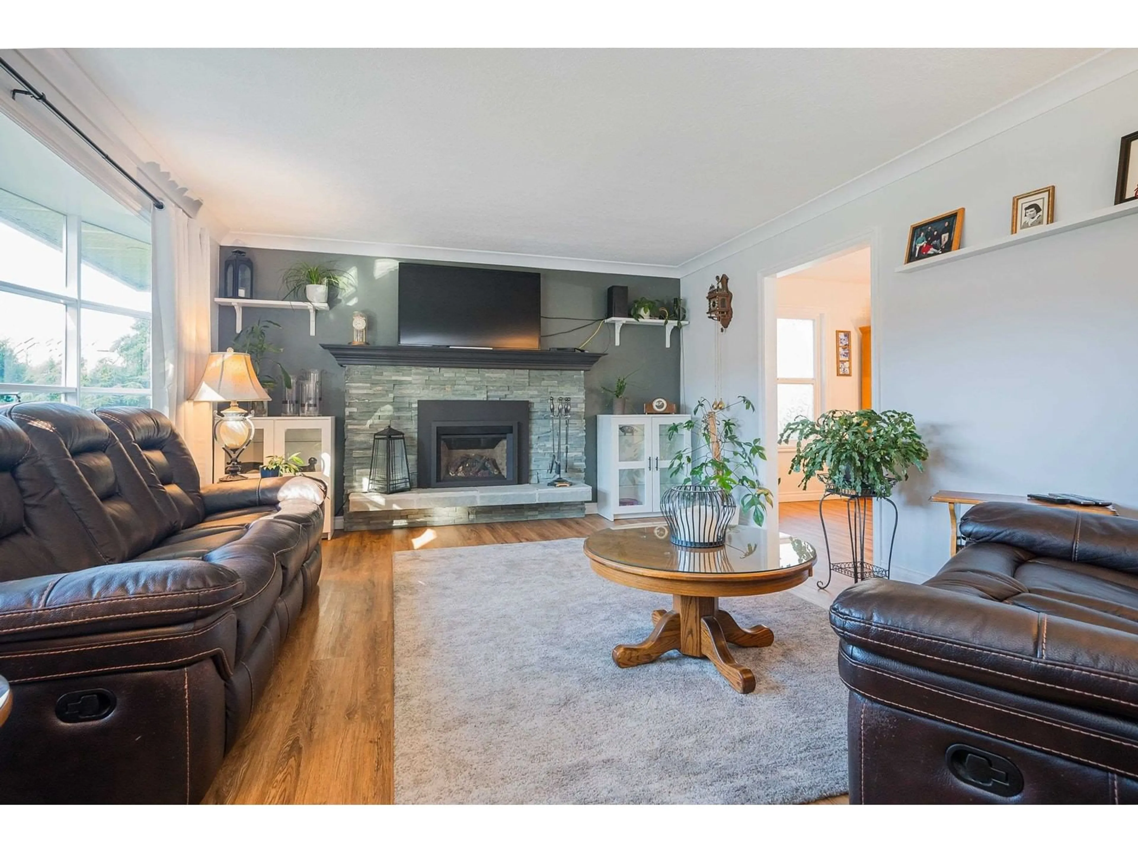 Living room, wood floors for 34843 ORCHARD DRIVE, Abbotsford British Columbia V3G2B4