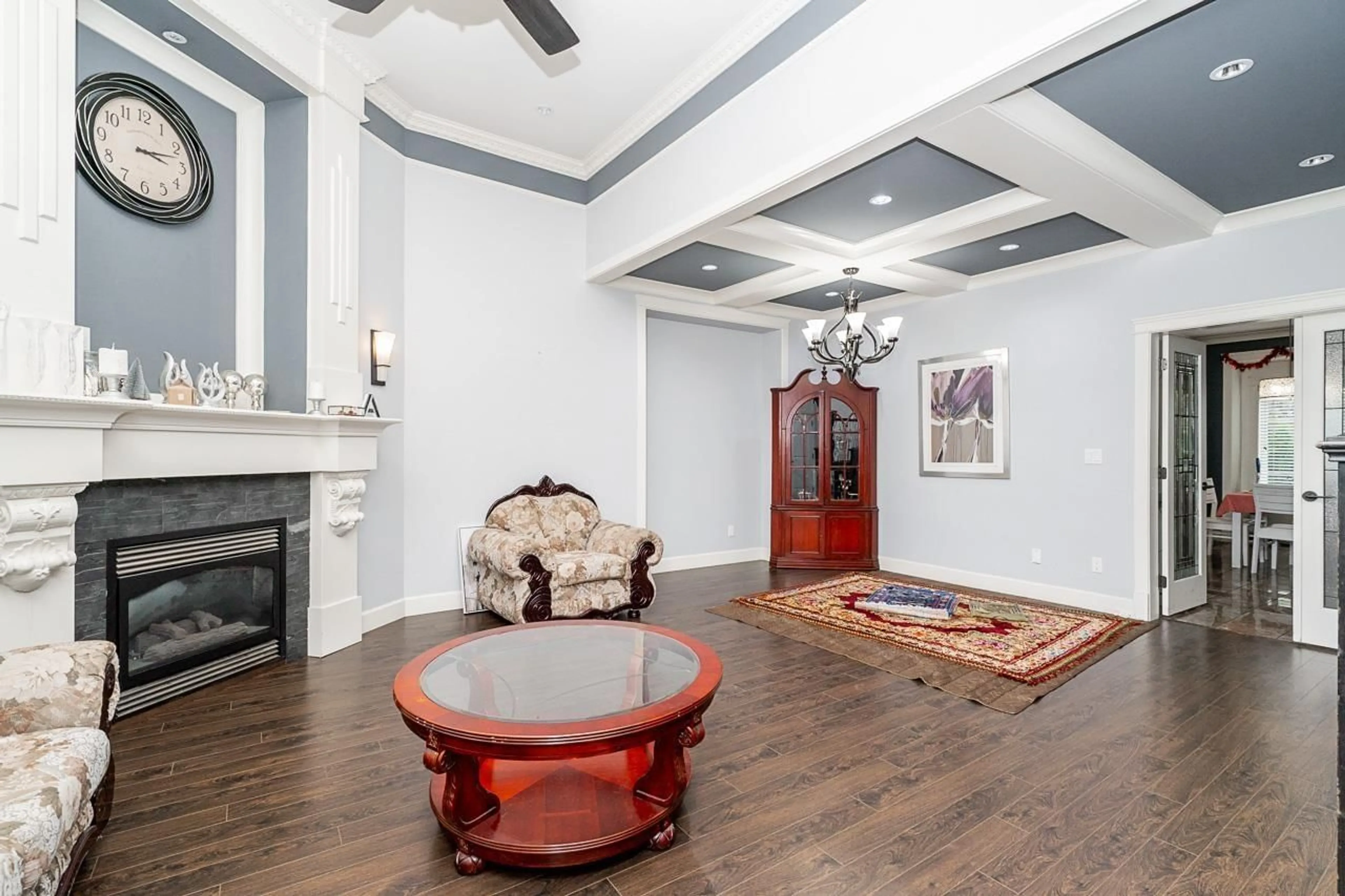 Indoor foyer, wood floors for 6233 132B STREET, Surrey British Columbia V3X3V4