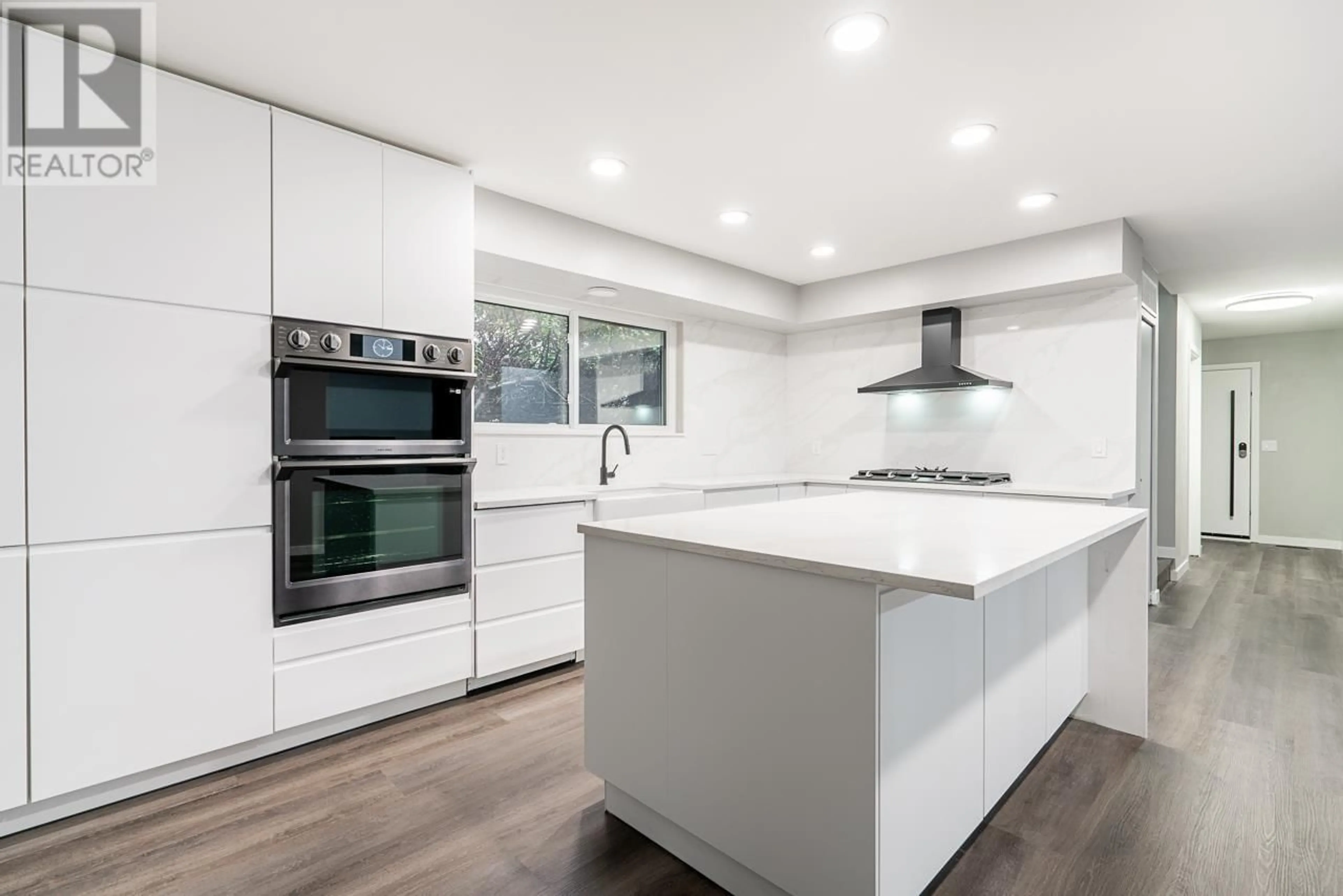 Open concept kitchen for 2130 KIRKSTONE PLACE, North Vancouver British Columbia V7J3R1