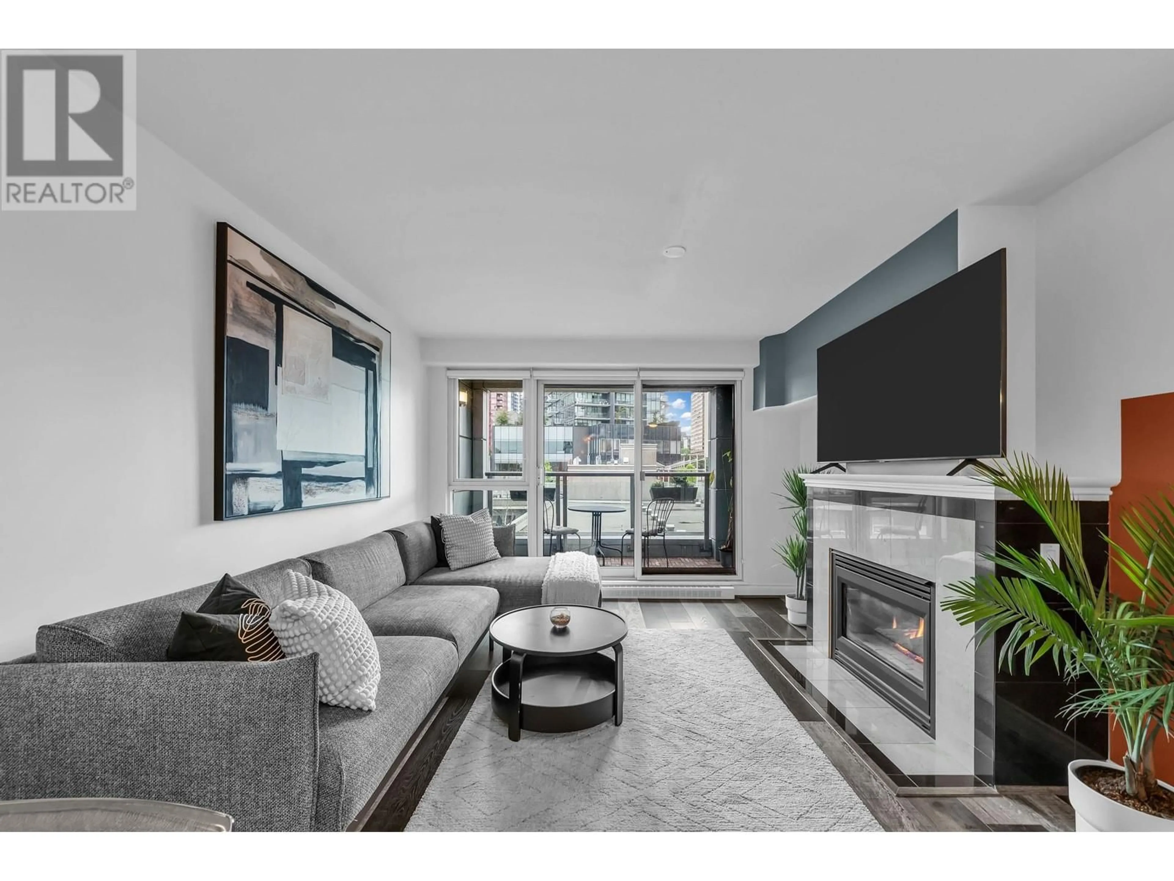 Living room, carpet floors for 603 560 CARDERO STREET, Vancouver British Columbia V8G3E9