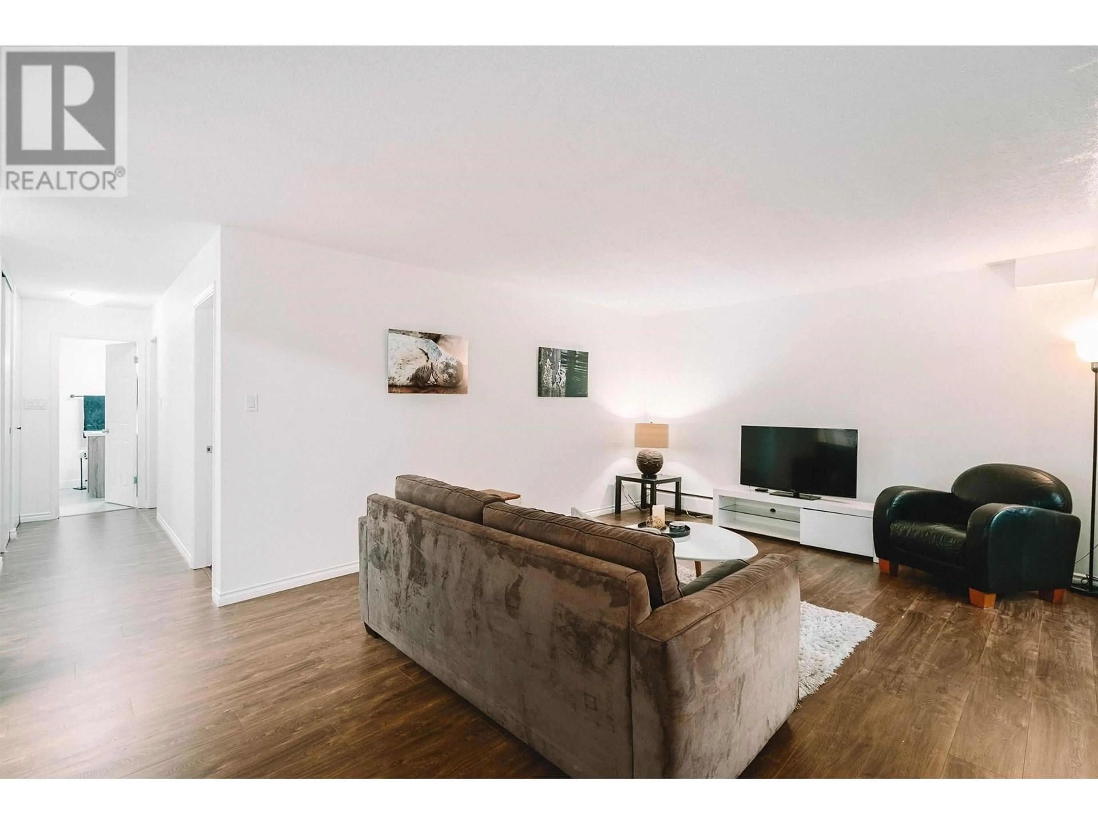 Living room, wood floors for 108 515 ELEVENTH STREET, New Westminster British Columbia V3M4G4