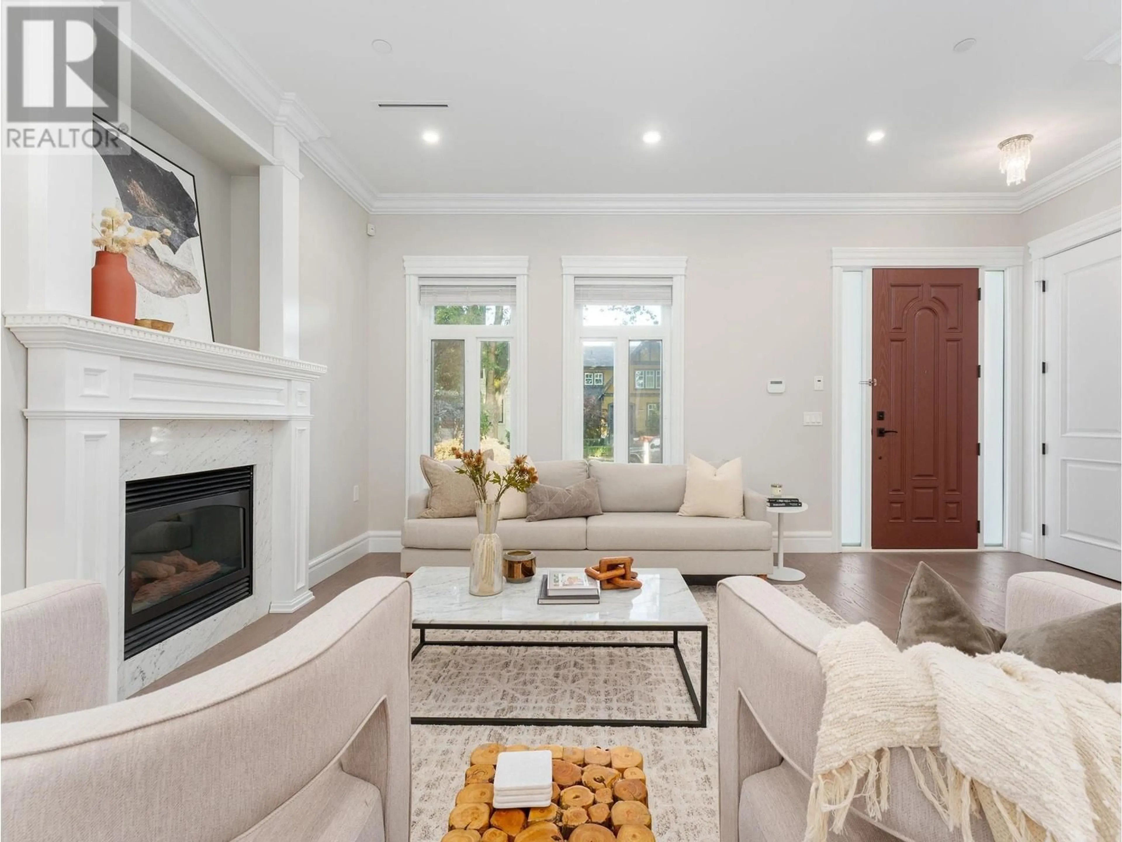 Living room, wood floors for 2984 W 31ST AVENUE, Vancouver British Columbia V6L2A4