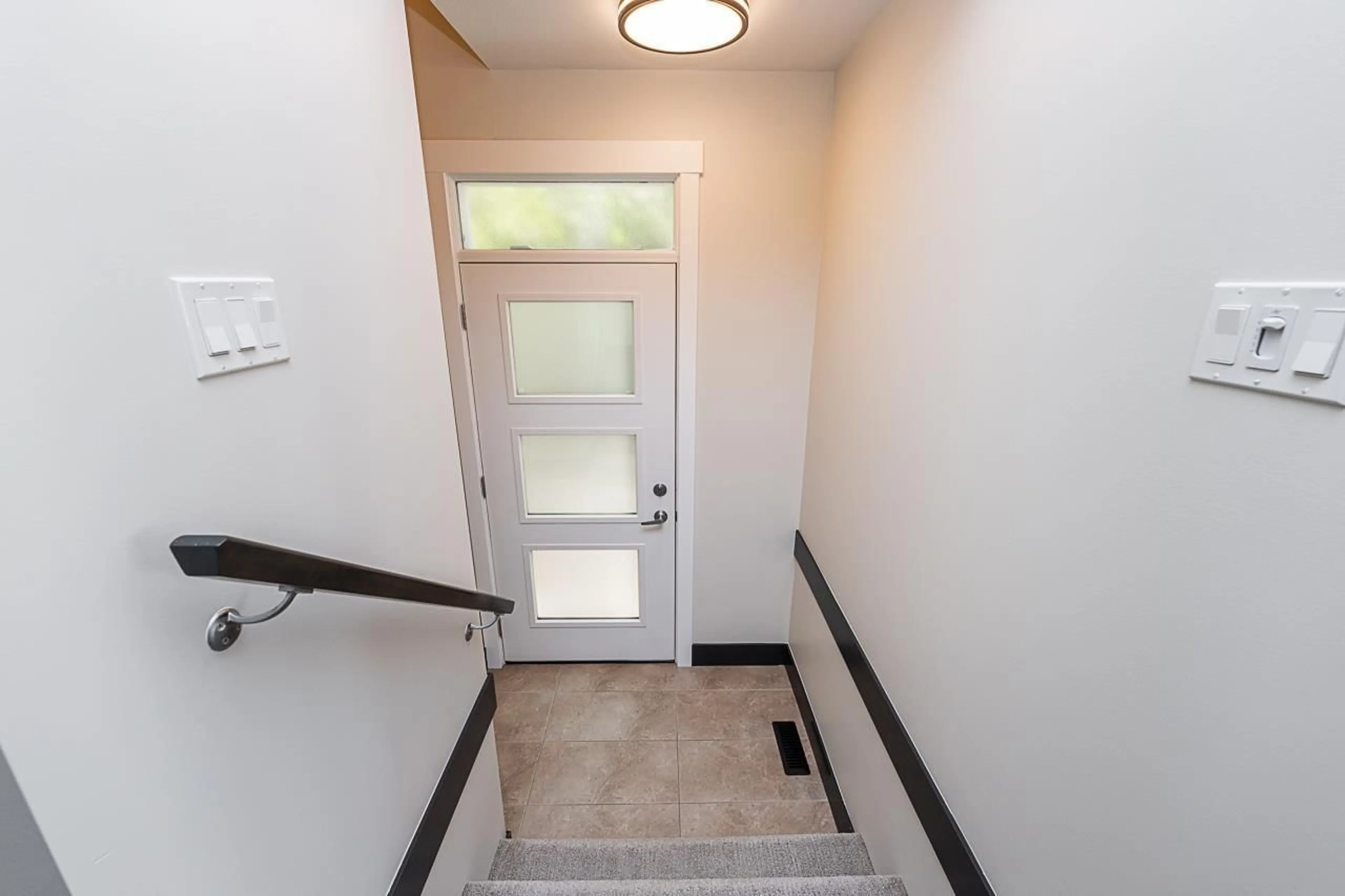 Indoor entryway, wood floors for 21 5797 PROMONTORY ROAD, Chilliwack British Columbia V2R0Z2