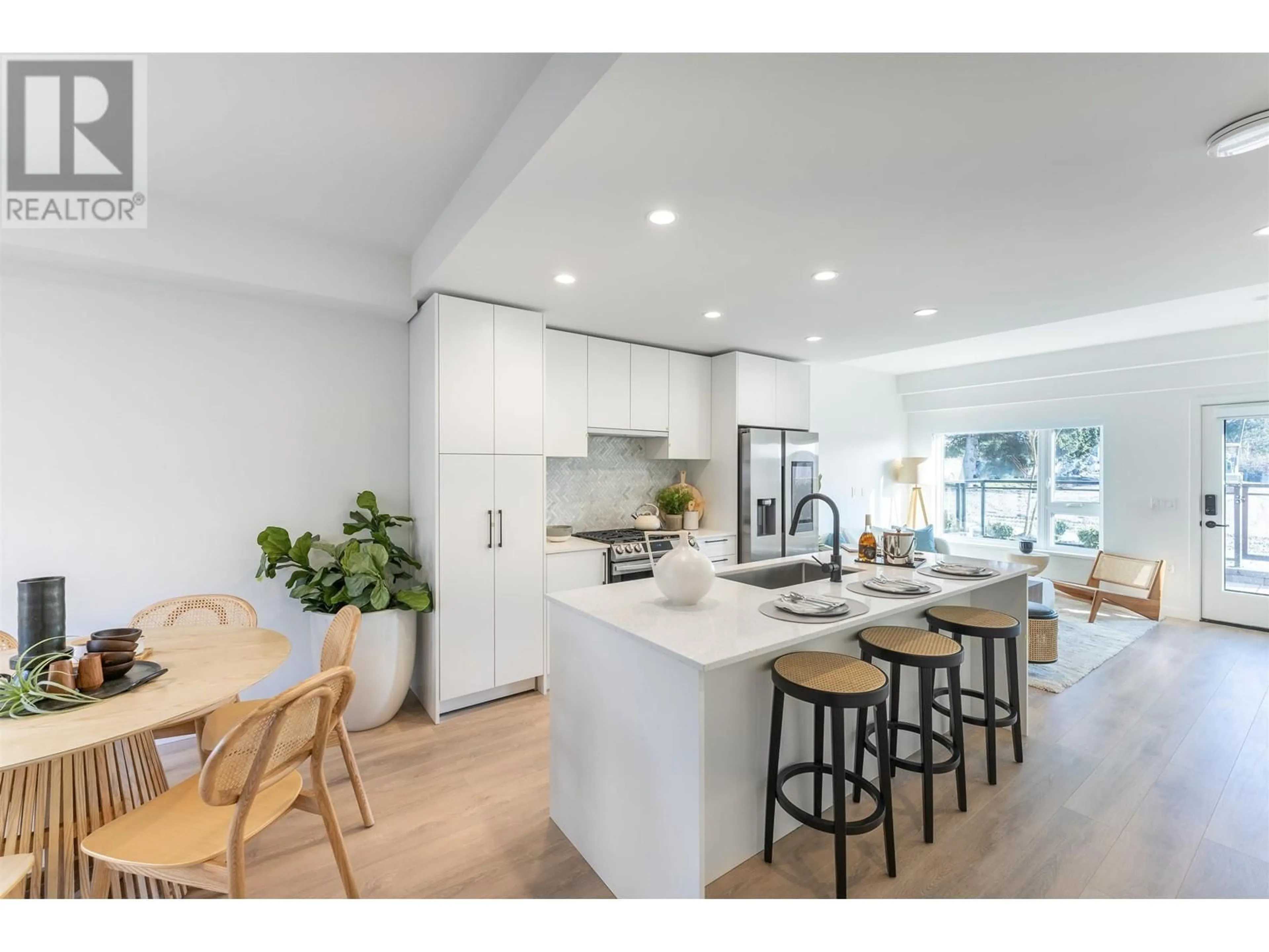 Open concept kitchen for 133 535 E 2ND STREET, North Vancouver British Columbia V7L1E1