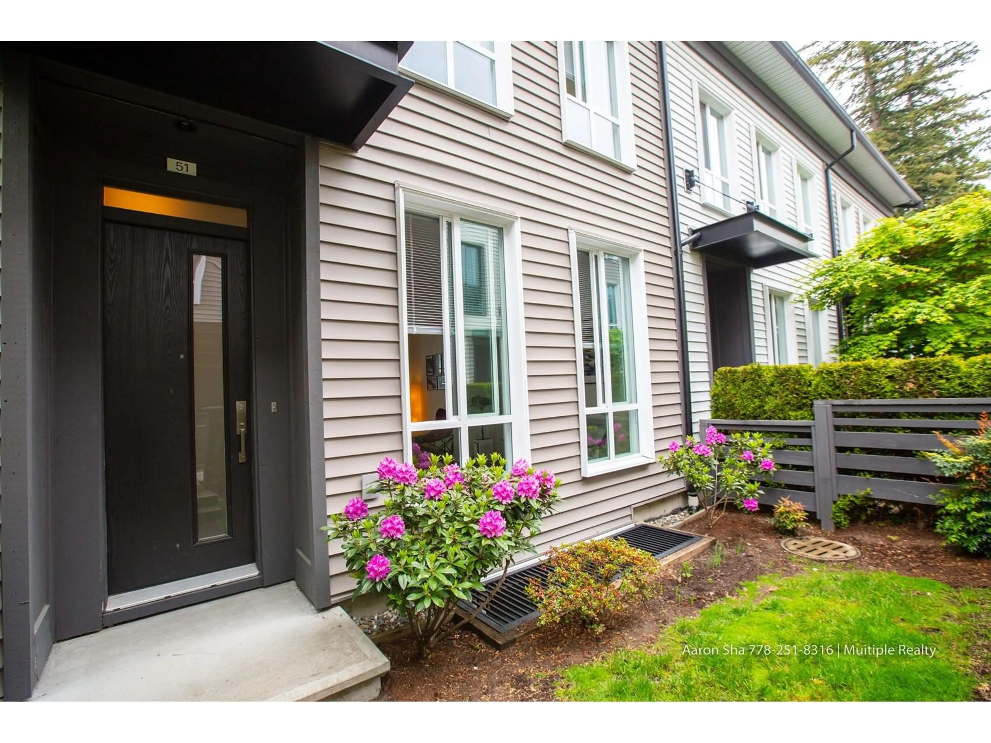 Indoor entryway for 51 - 15898 27, Surrey British Columbia V3Z0T2