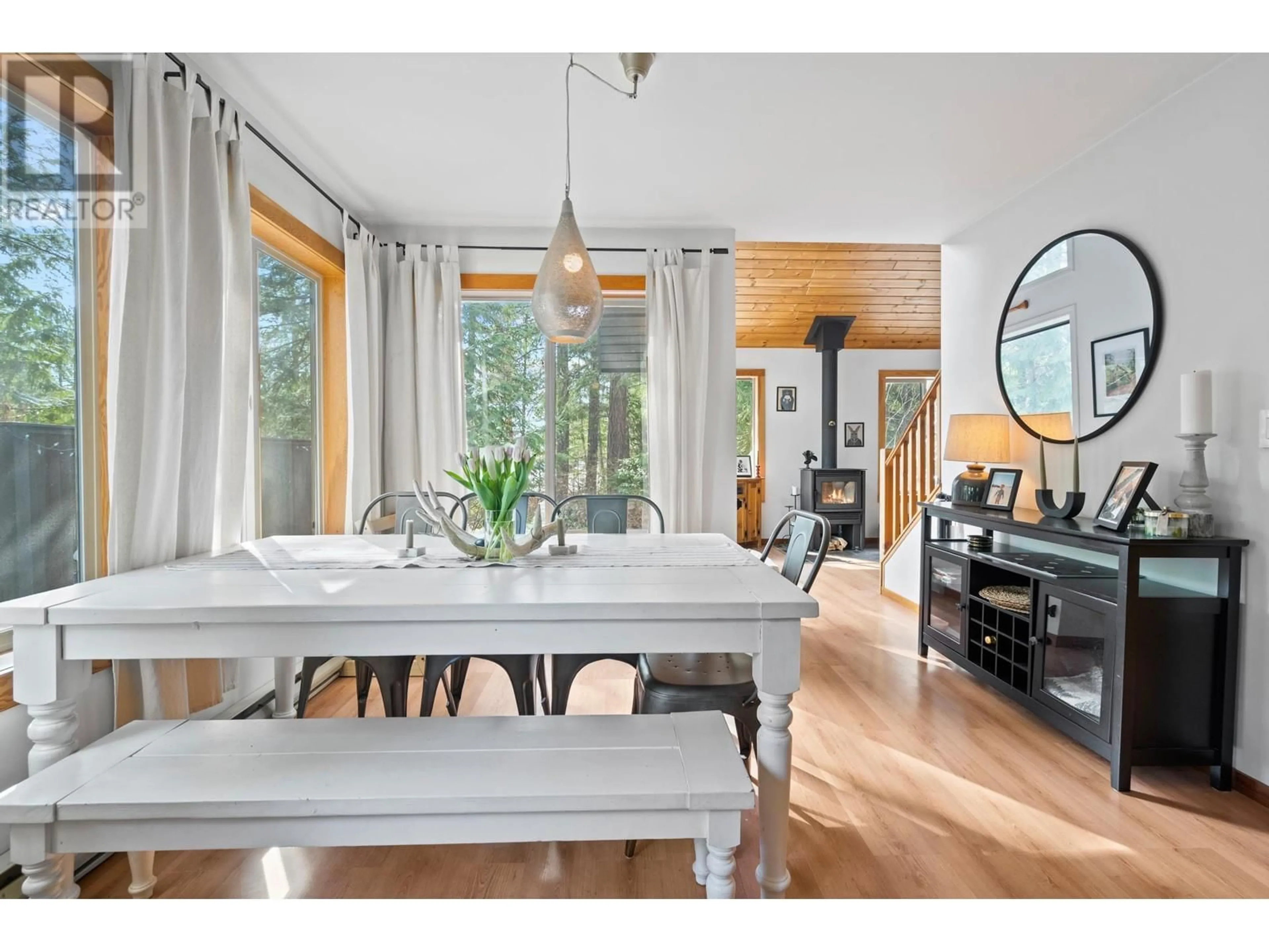 Dining room, wood floors, cottage for 91 GARIBALDI DRIVE, Whistler British Columbia V8E0A7