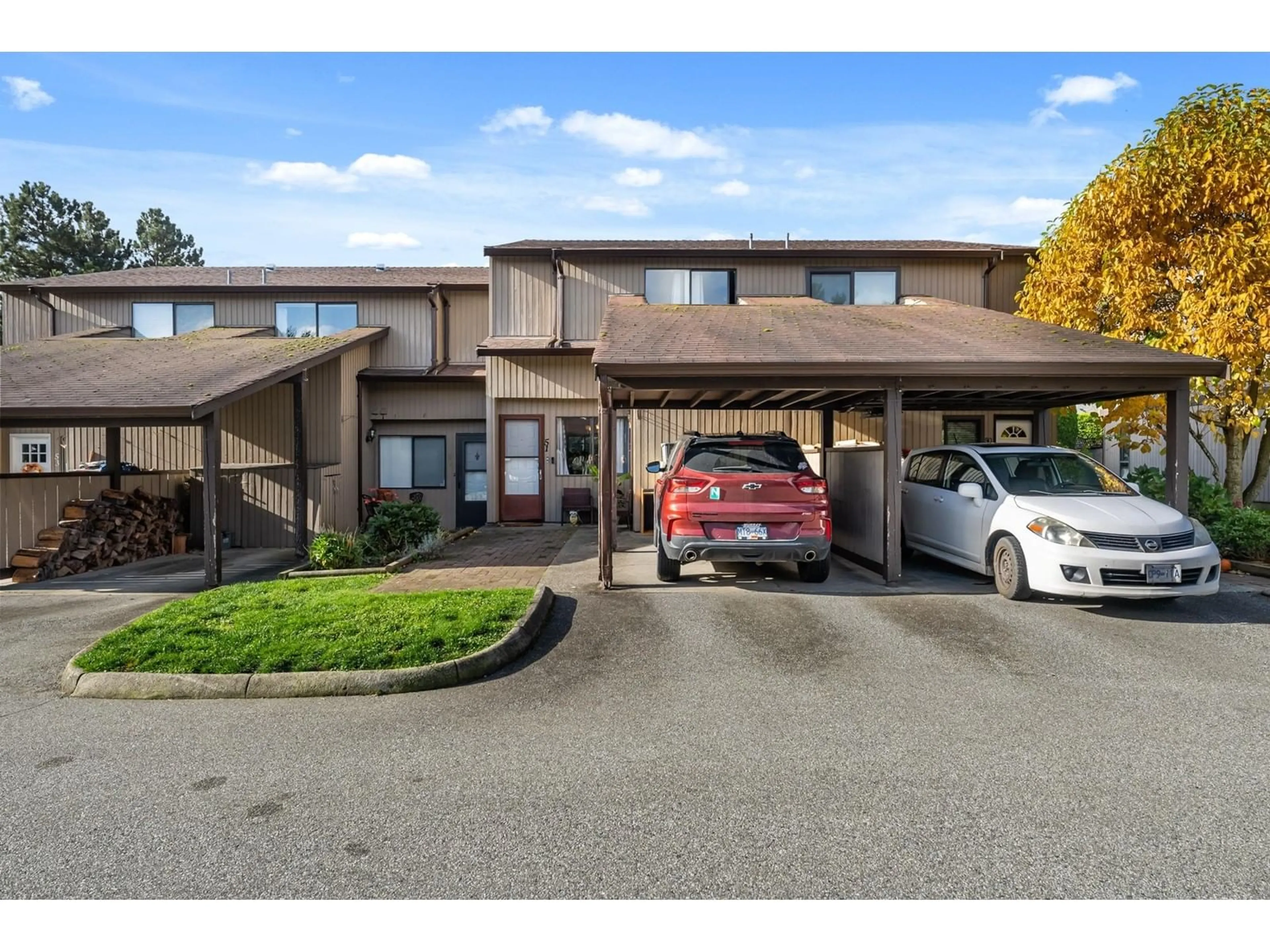 A pic from exterior of the house or condo, the street view for 51 27044 32 AVENUE, Langley British Columbia V4W3S9