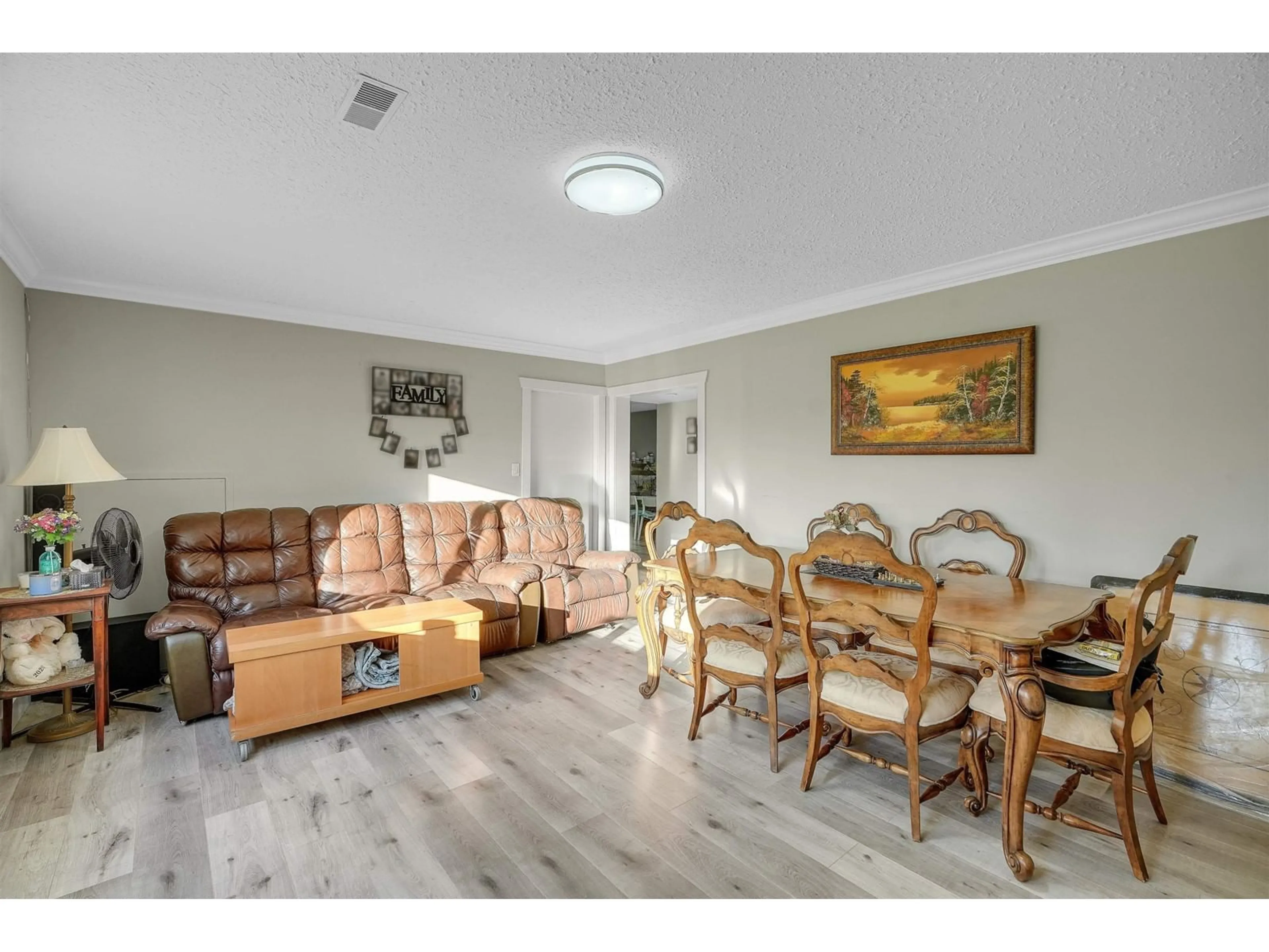 Living room, wood floors for 2614 VALEMONT CRESCENT, Abbotsford British Columbia V2T3V5