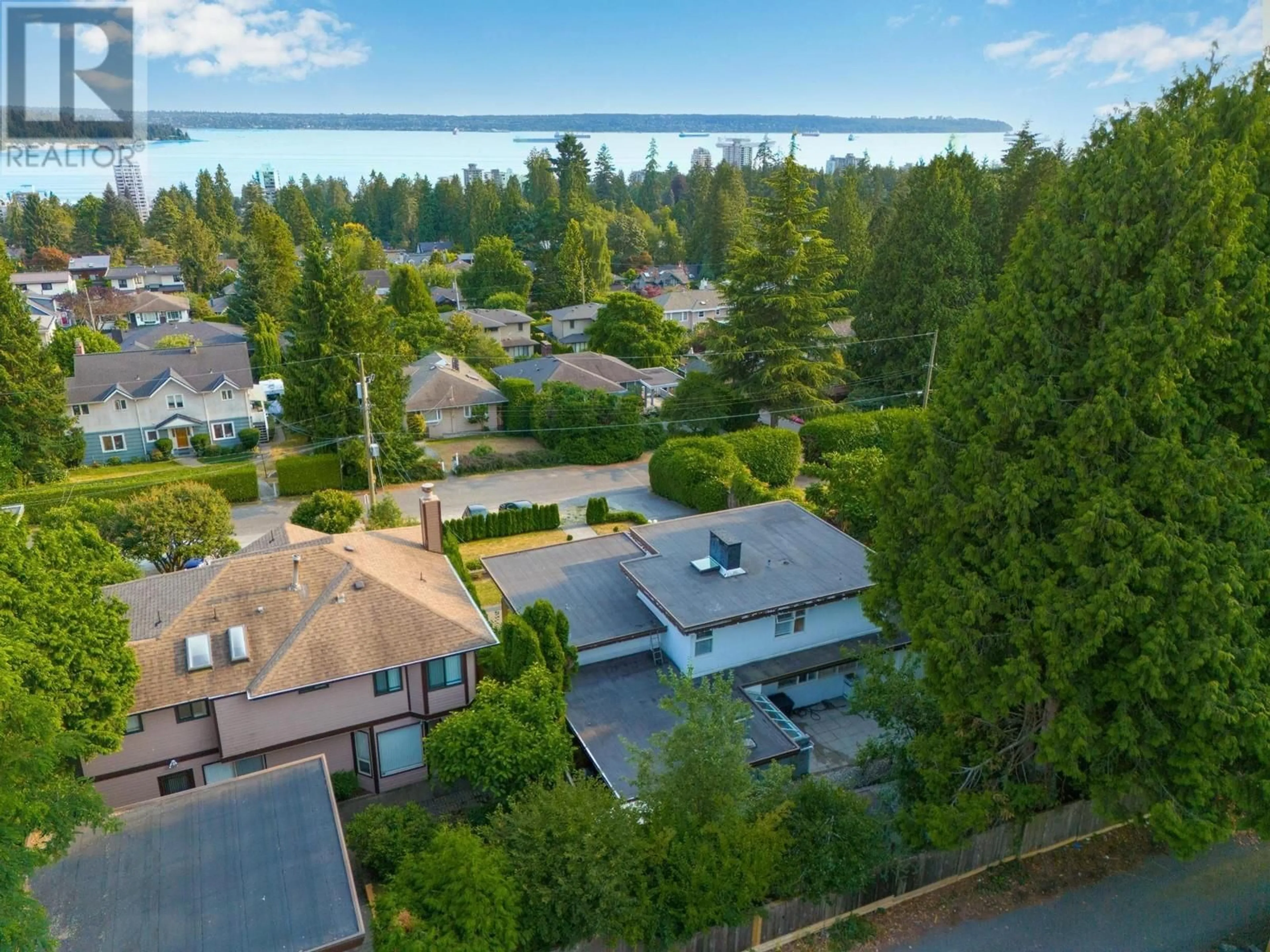 Frontside or backside of a home, the fenced backyard for 1555 LAWSON AVENUE, West Vancouver British Columbia V7V2C8